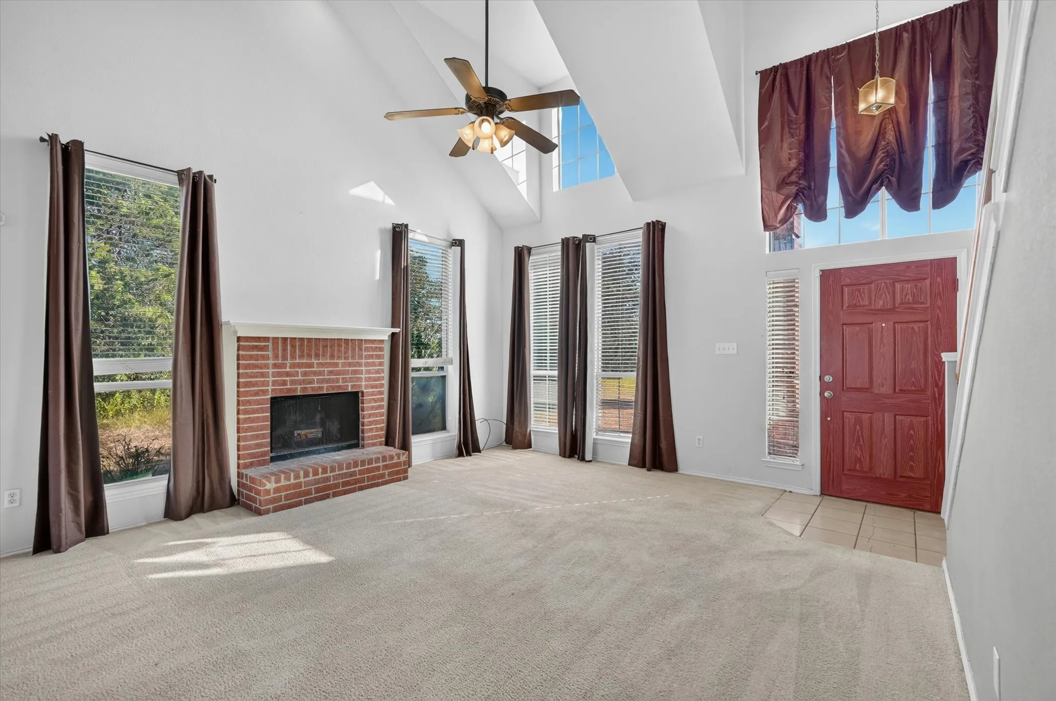 Single Family Residence For Sale in Dallas County , 504 Hampton Court, Seagoville, Texas 75159, 3 Bedroom, 2 Bathroom, 2 Garage spaces, 1,855 Sqft, built in 2005, mls#21343763, Real Estate Agent in Seagoville, Homes For Sale in Dallas county, Homes For Sale in Seagoville, Realtor in Seagoville Texas, Real Estate Brokerage Independent Realty Texas, Luminita Cordes Realtor
