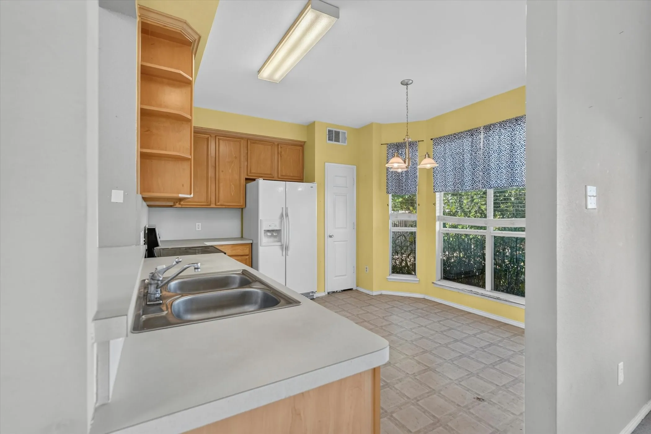 Single Family Residence For Sale in Dallas County , 504 Hampton Court, Seagoville, Texas 75159, 3 Bedroom, 2 Bathroom, 2 Garage spaces, 1,855 Sqft, built in 2005, mls#21343763, Real Estate Agent in Seagoville, Homes For Sale in Dallas county, Homes For Sale in Seagoville, Realtor in Seagoville Texas, Real Estate Brokerage Independent Realty Texas, Luminita Cordes Realtor