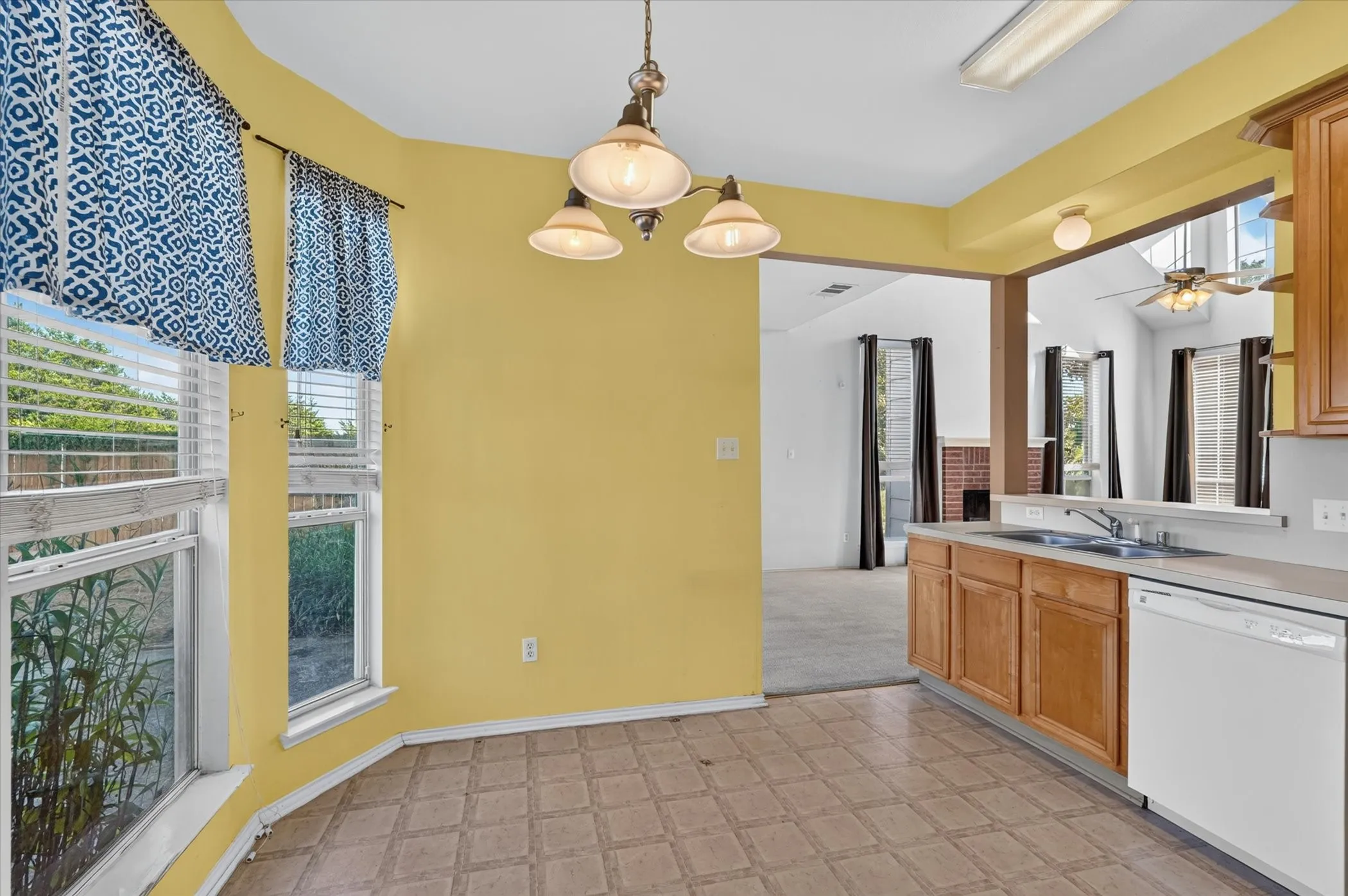 Single Family Residence For Sale in Dallas County , 504 Hampton Court, Seagoville, Texas 75159, 3 Bedroom, 2 Bathroom, 2 Garage spaces, 1,855 Sqft, built in 2005, mls#21343763, Real Estate Agent in Seagoville, Homes For Sale in Dallas county, Homes For Sale in Seagoville, Realtor in Seagoville Texas, Real Estate Brokerage Independent Realty Texas, Luminita Cordes Realtor