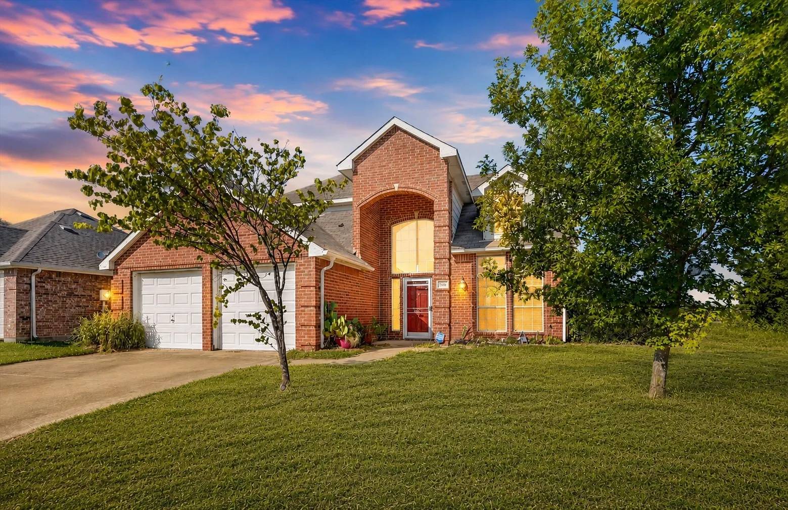 Single Family Residence For Sale in Dallas County , 504 Hampton Court, Seagoville, Texas 75159, 3 Bedroom, 2 Bathroom, 2 Garage spaces, 1,855 Sqft, built in 2005, mls#21343763, Real Estate Agent in Seagoville, Homes For Sale in Dallas county, Homes For Sale in Seagoville, Realtor in Seagoville Texas, Real Estate Brokerage Independent Realty Texas, Luminita Cordes Realtor