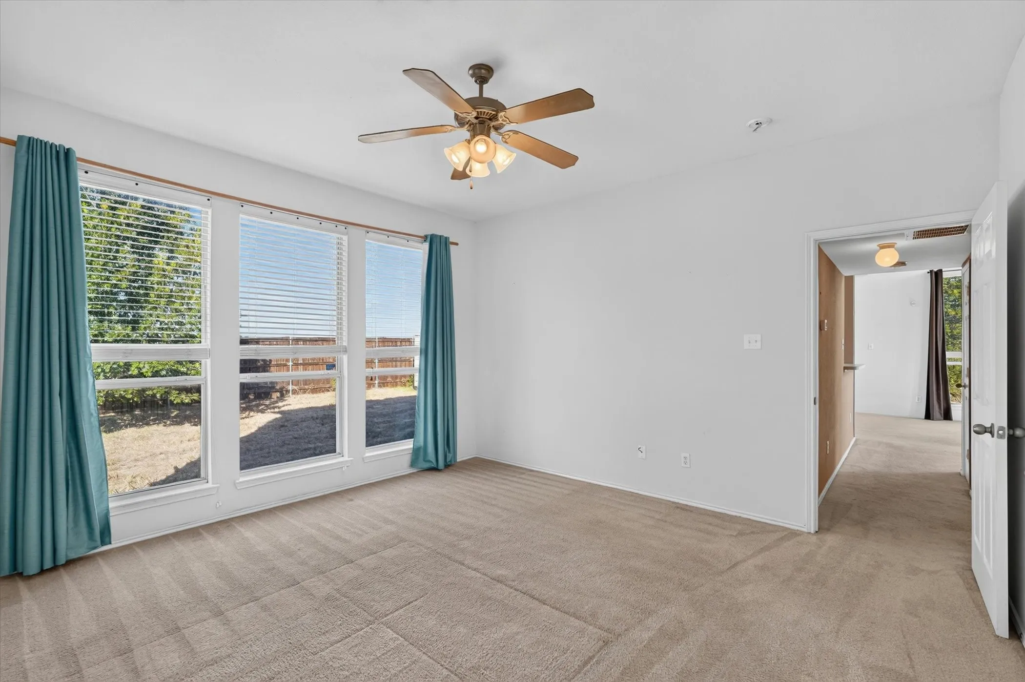 Single Family Residence For Sale in Dallas County , 504 Hampton Court, Seagoville, Texas 75159, 3 Bedroom, 2 Bathroom, 2 Garage spaces, 1,855 Sqft, built in 2005, mls#21343763, Real Estate Agent in Seagoville, Homes For Sale in Dallas county, Homes For Sale in Seagoville, Realtor in Seagoville Texas, Real Estate Brokerage Independent Realty Texas, Luminita Cordes Realtor