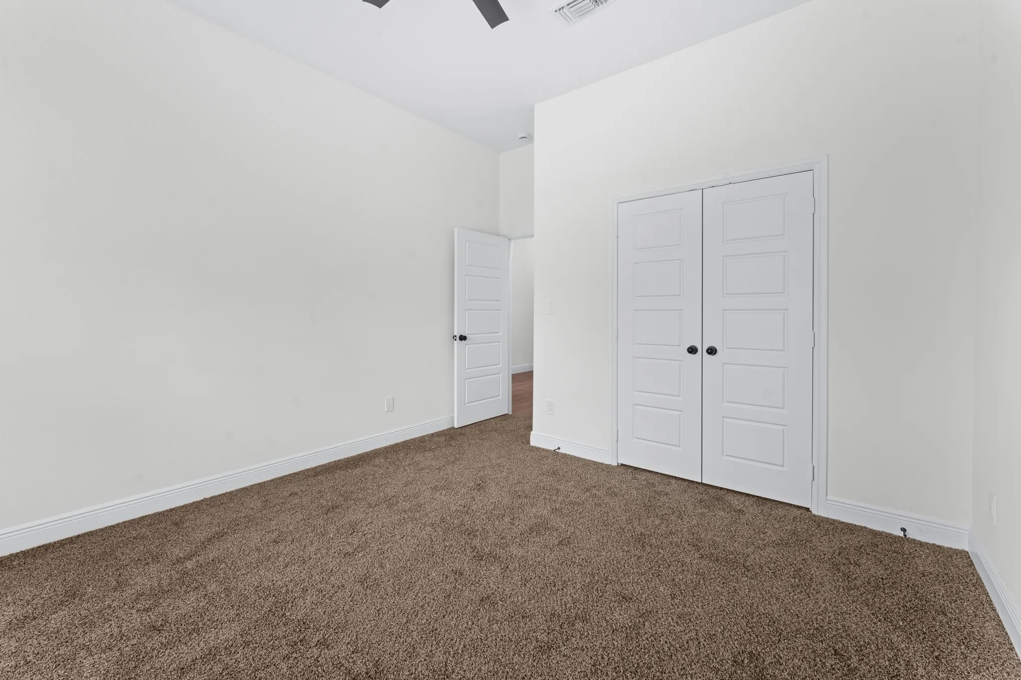Single Family Residence For Sale in Dallas County , 4507 Metropolitan Avenue, Dallas, Texas 75210, 3 Bedroom, 2 Bathroom, 2 Garage spaces, 1,755 Sqft, built in 2025, mls#21340884, Real Estate Agent in Dallas, Homes For Sale in Dallas county, Homes For Sale in Dallas, Realtor in Dallas Texas, Real Estate Brokerage Independent Realty Texas, Luminita Cordes Realtor