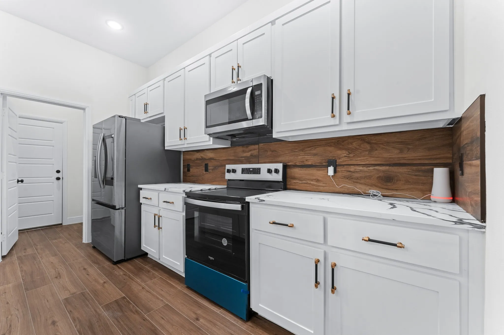 Single Family Residence For Sale in Dallas County , 4507 Metropolitan Avenue, Dallas, Texas 75210, 3 Bedroom, 2 Bathroom, 2 Garage spaces, 1,755 Sqft, built in 2025, mls#21340884, Real Estate Agent in Dallas, Homes For Sale in Dallas county, Homes For Sale in Dallas, Realtor in Dallas Texas, Real Estate Brokerage Independent Realty Texas, Luminita Cordes Realtor