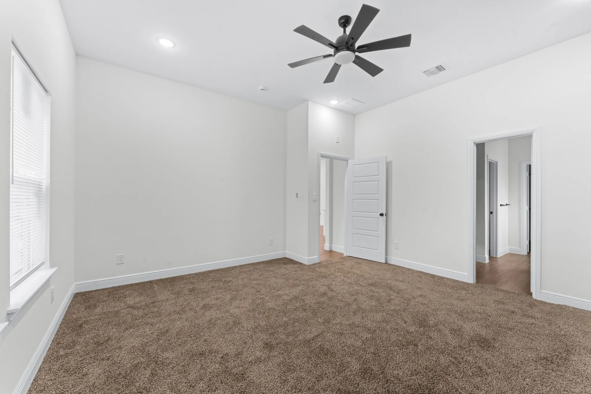 Single Family Residence For Sale in Dallas County , 4507 Metropolitan Avenue, Dallas, Texas 75210, 3 Bedroom, 2 Bathroom, 2 Garage spaces, 1,755 Sqft, built in 2025, mls#21340884, Real Estate Agent in Dallas, Homes For Sale in Dallas county, Homes For Sale in Dallas, Realtor in Dallas Texas, Real Estate Brokerage Independent Realty Texas, Luminita Cordes Realtor