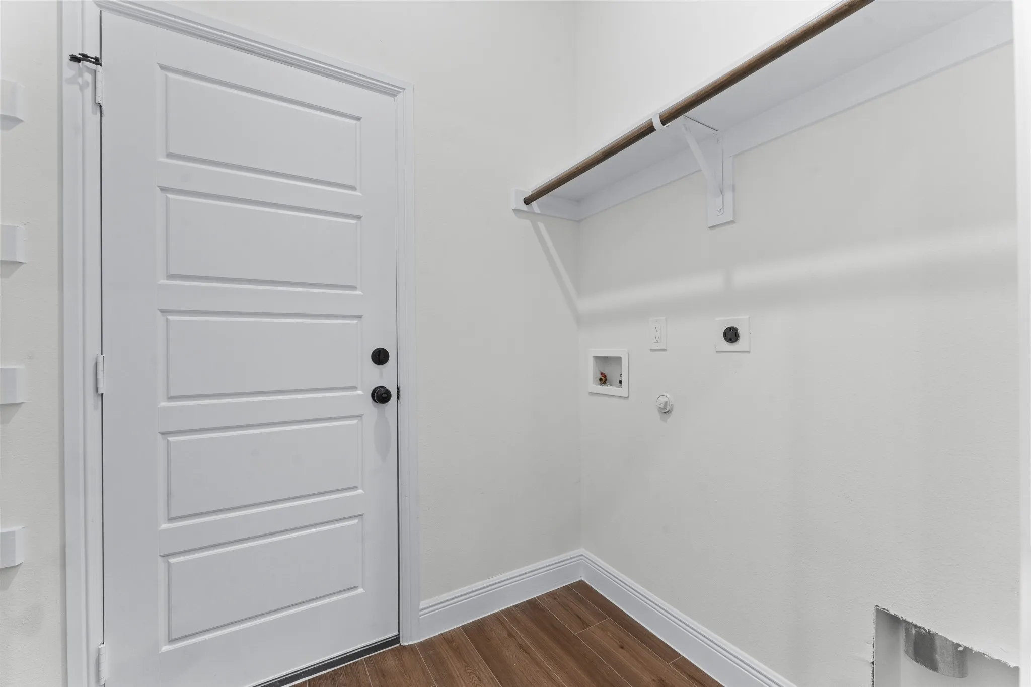 Single Family Residence For Sale in Dallas County , 4507 Metropolitan Avenue, Dallas, Texas 75210, 3 Bedroom, 2 Bathroom, 2 Garage spaces, 1,755 Sqft, built in 2025, mls#21340884, Real Estate Agent in Dallas, Homes For Sale in Dallas county, Homes For Sale in Dallas, Realtor in Dallas Texas, Real Estate Brokerage Independent Realty Texas, Luminita Cordes Realtor
