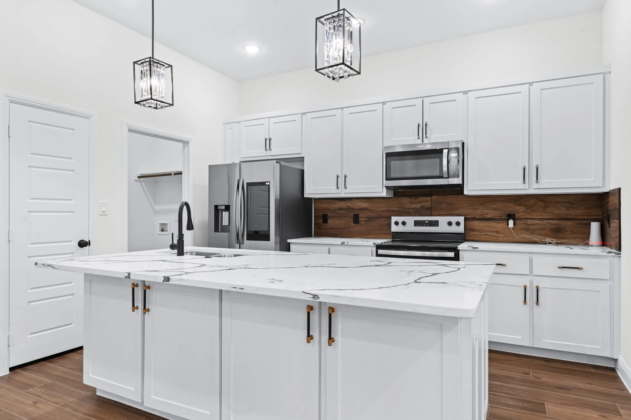 Single Family Residence For Sale in Dallas County , 4507 Metropolitan Avenue, Dallas, Texas 75210, 3 Bedroom, 2 Bathroom, 2 Garage spaces, 1,755 Sqft, built in 2025, mls#21340884, Real Estate Agent in Dallas, Homes For Sale in Dallas county, Homes For Sale in Dallas, Realtor in Dallas Texas, Real Estate Brokerage Independent Realty Texas, Luminita Cordes Realtor