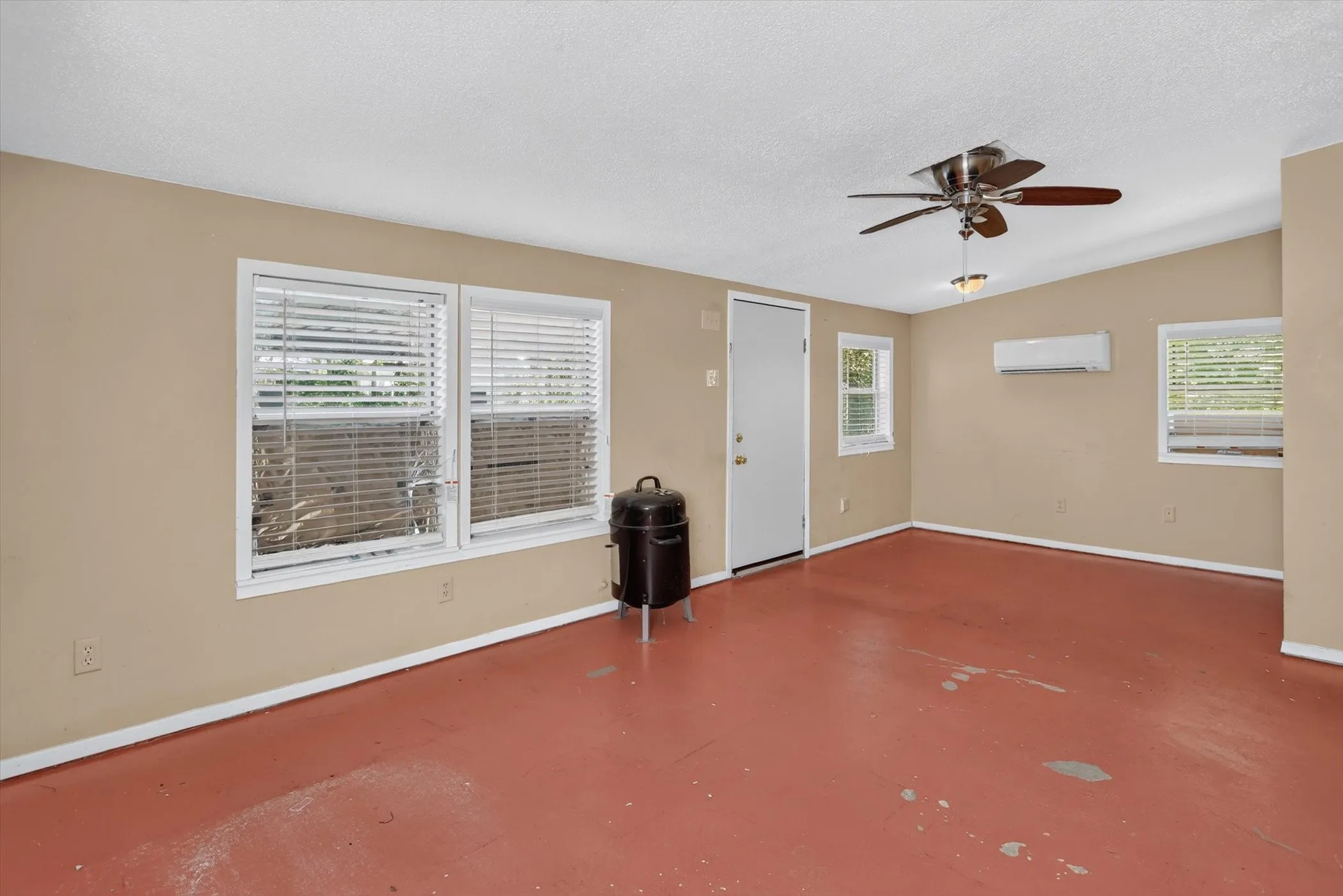 Single Family Residence For Sale in Dallas County , 2356 Ballycastle Drive, Dallas, Texas 75228, 3 Bedroom, 2 Bathroom, Garage spaces, 1,780 Sqft, built in 1952, mls#21343897, Real Estate Agent in Dallas, Homes For Sale in Dallas county, Homes For Sale in Dallas, Realtor in Dallas Texas, Real Estate Brokerage Independent Realty Texas, Luminita Cordes Realtor