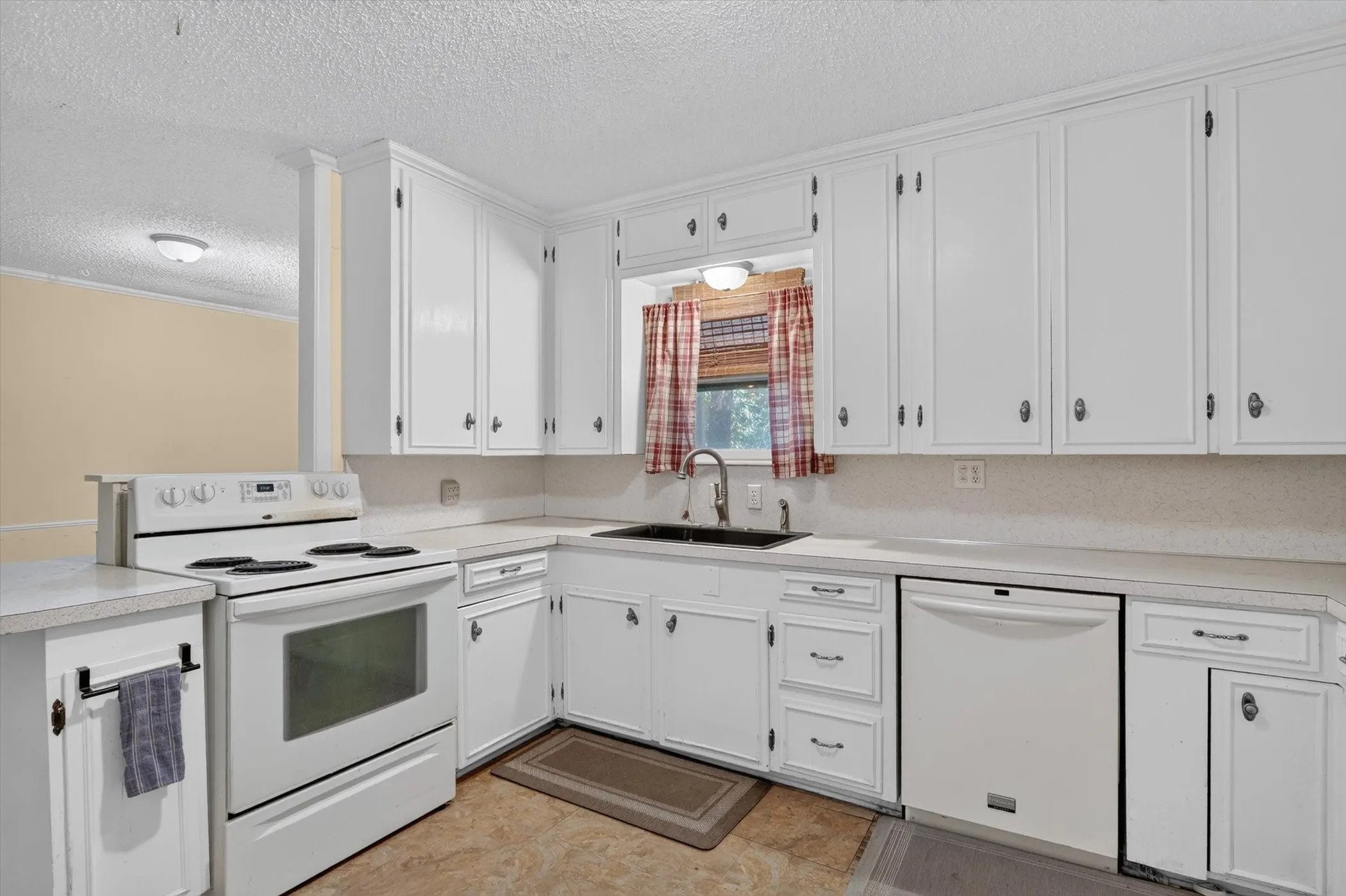Single Family Residence For Sale in Dallas County , 2356 Ballycastle Drive, Dallas, Texas 75228, 3 Bedroom, 2 Bathroom, Garage spaces, 1,780 Sqft, built in 1952, mls#21343897, Real Estate Agent in Dallas, Homes For Sale in Dallas county, Homes For Sale in Dallas, Realtor in Dallas Texas, Real Estate Brokerage Independent Realty Texas, Luminita Cordes Realtor