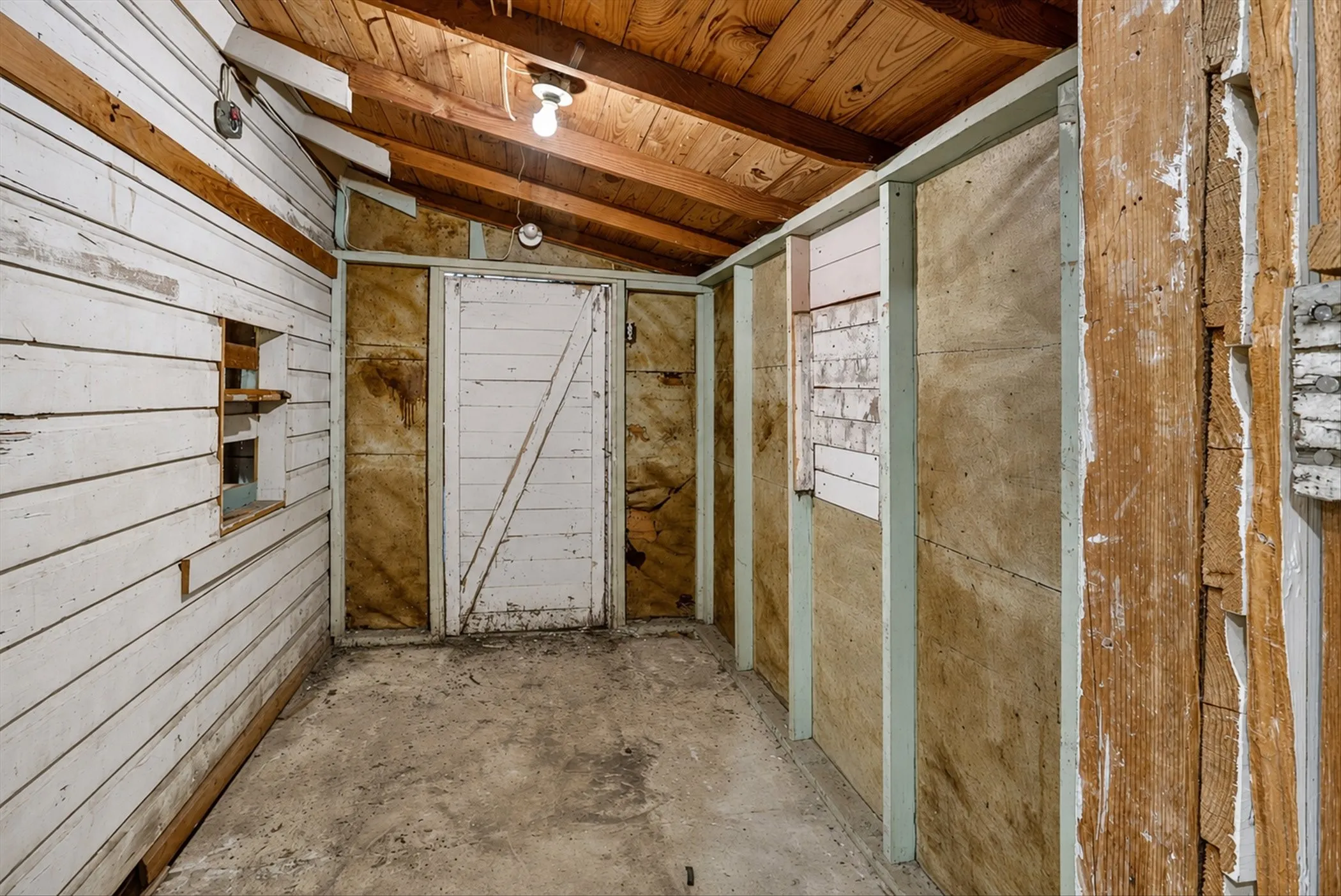 Single Family Residence For Sale in Dallas County , 2356 Ballycastle Drive, Dallas, Texas 75228, 3 Bedroom, 2 Bathroom, Garage spaces, 1,780 Sqft, built in 1952, mls#21343897, Real Estate Agent in Dallas, Homes For Sale in Dallas county, Homes For Sale in Dallas, Realtor in Dallas Texas, Real Estate Brokerage Independent Realty Texas, Luminita Cordes Realtor