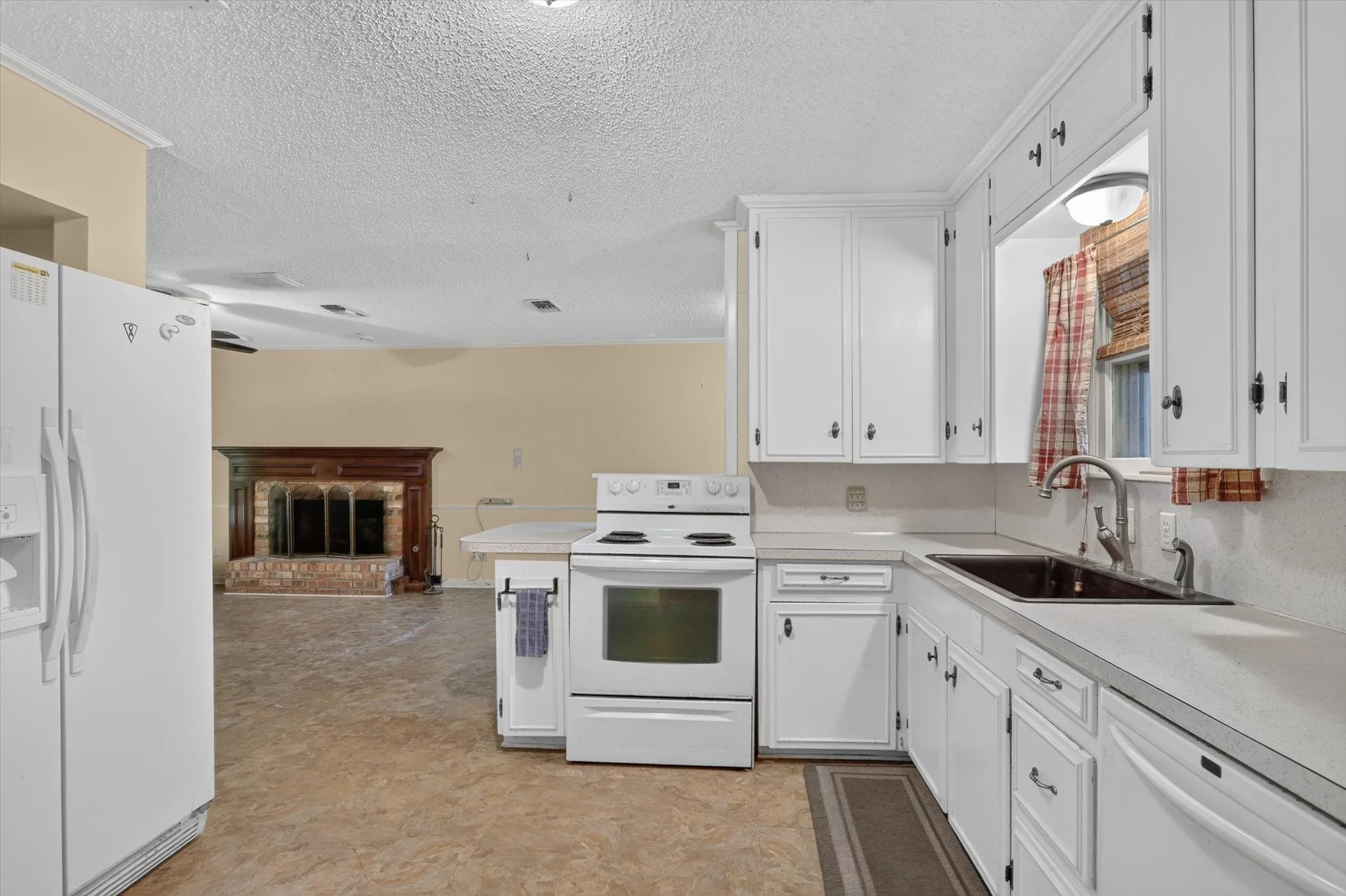 Single Family Residence For Sale in Dallas County , 2356 Ballycastle Drive, Dallas, Texas 75228, 3 Bedroom, 2 Bathroom, Garage spaces, 1,780 Sqft, built in 1952, mls#21343897, Real Estate Agent in Dallas, Homes For Sale in Dallas county, Homes For Sale in Dallas, Realtor in Dallas Texas, Real Estate Brokerage Independent Realty Texas, Luminita Cordes Realtor
