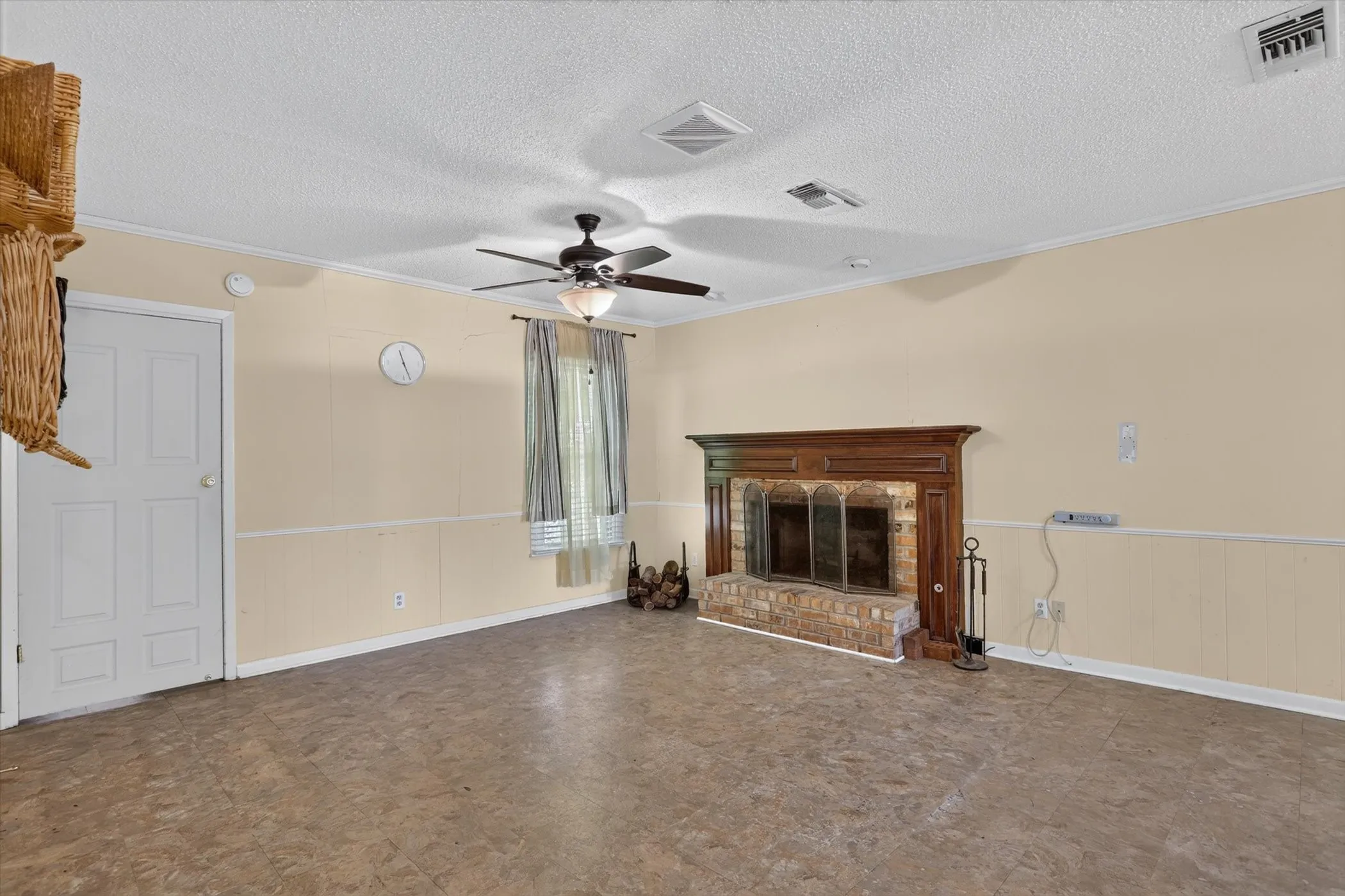 Single Family Residence For Sale in Dallas County , 2356 Ballycastle Drive, Dallas, Texas 75228, 3 Bedroom, 2 Bathroom, Garage spaces, 1,780 Sqft, built in 1952, mls#21343897, Real Estate Agent in Dallas, Homes For Sale in Dallas county, Homes For Sale in Dallas, Realtor in Dallas Texas, Real Estate Brokerage Independent Realty Texas, Luminita Cordes Realtor