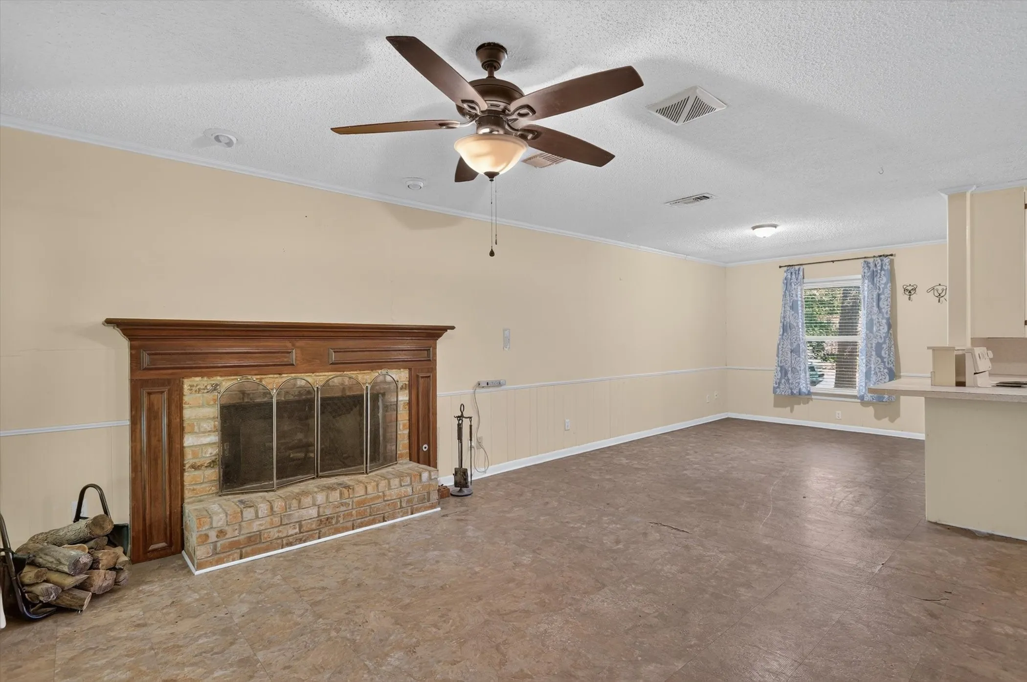 Single Family Residence For Sale in Dallas County , 2356 Ballycastle Drive, Dallas, Texas 75228, 3 Bedroom, 2 Bathroom, Garage spaces, 1,780 Sqft, built in 1952, mls#21343897, Real Estate Agent in Dallas, Homes For Sale in Dallas county, Homes For Sale in Dallas, Realtor in Dallas Texas, Real Estate Brokerage Independent Realty Texas, Luminita Cordes Realtor