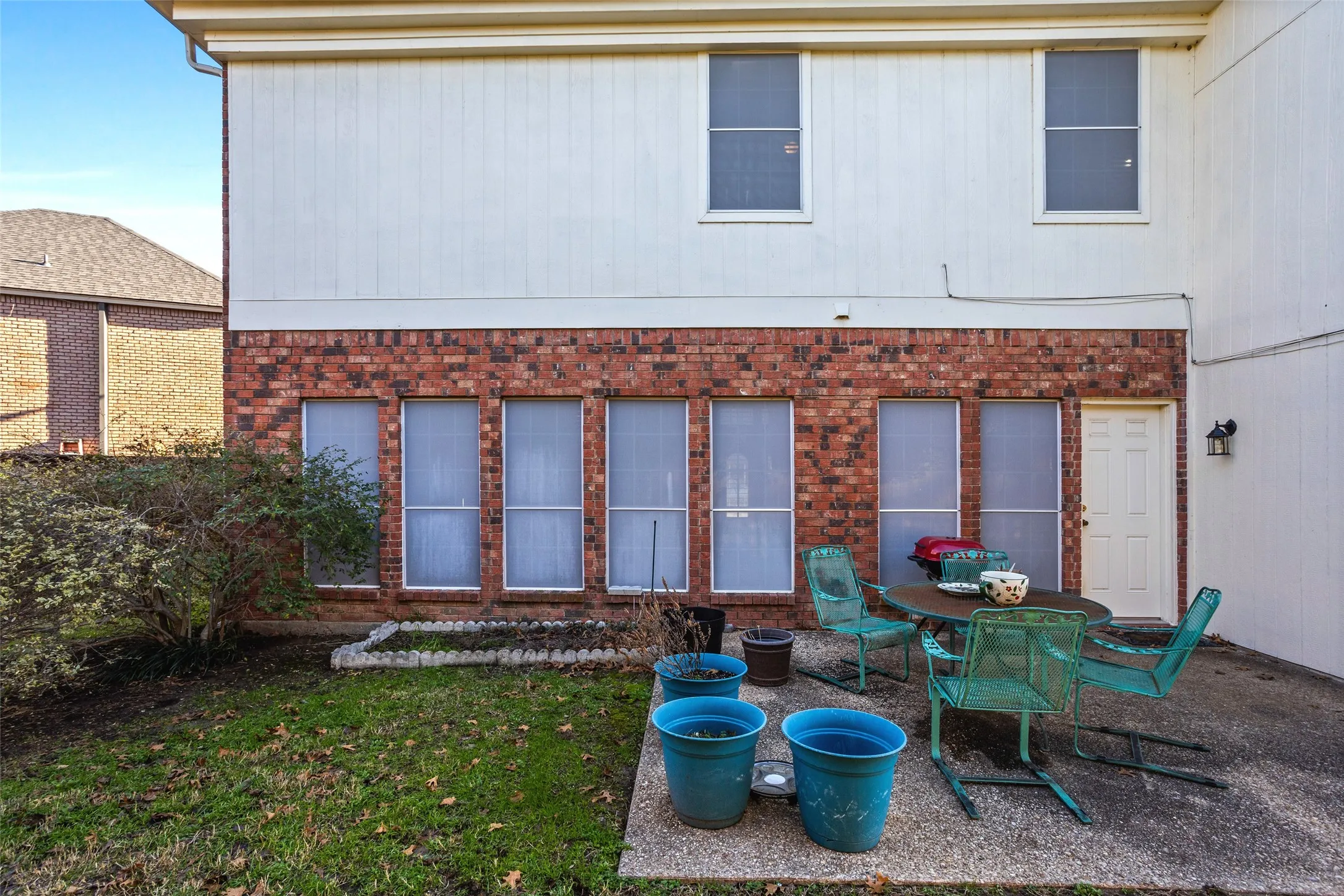 Single Family Residence For Sale in Tarrant County , 1317 Concho Drive, Benbrook, Texas 76126, 4 Bedroom, 4 Bathroom, 2 Garage spaces, 3,038 Sqft, built in 1989, mls#21343976, Real Estate Agent in Benbrook, Homes For Sale in Tarrant county, Homes For Sale in Benbrook, Realtor in Benbrook Texas, Real Estate Brokerage Independent Realty Texas, Luminita Cordes Realtor