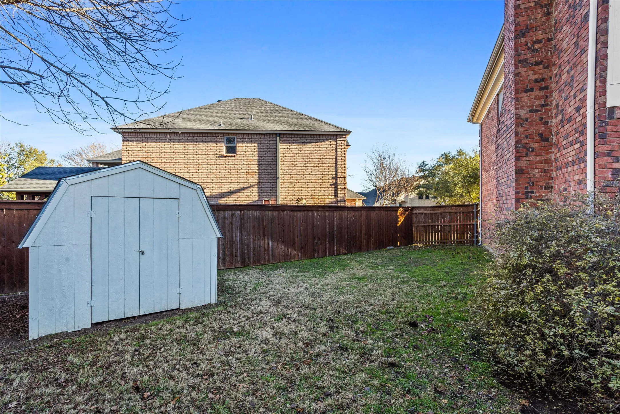 Single Family Residence For Sale in Tarrant County , 1317 Concho Drive, Benbrook, Texas 76126, 4 Bedroom, 4 Bathroom, 2 Garage spaces, 3,038 Sqft, built in 1989, mls#21343976, Real Estate Agent in Benbrook, Homes For Sale in Tarrant county, Homes For Sale in Benbrook, Realtor in Benbrook Texas, Real Estate Brokerage Independent Realty Texas, Luminita Cordes Realtor