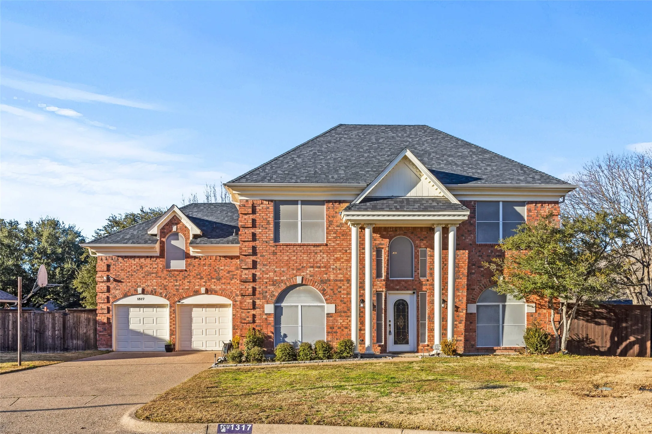 Single Family Residence For Sale in Tarrant County , 1317 Concho Drive, Benbrook, Texas 76126, 4 Bedroom, 4 Bathroom, 2 Garage spaces, 3,038 Sqft, built in 1989, mls#21343976, Real Estate Agent in Benbrook, Homes For Sale in Tarrant county, Homes For Sale in Benbrook, Realtor in Benbrook Texas, Real Estate Brokerage Independent Realty Texas, Luminita Cordes Realtor
