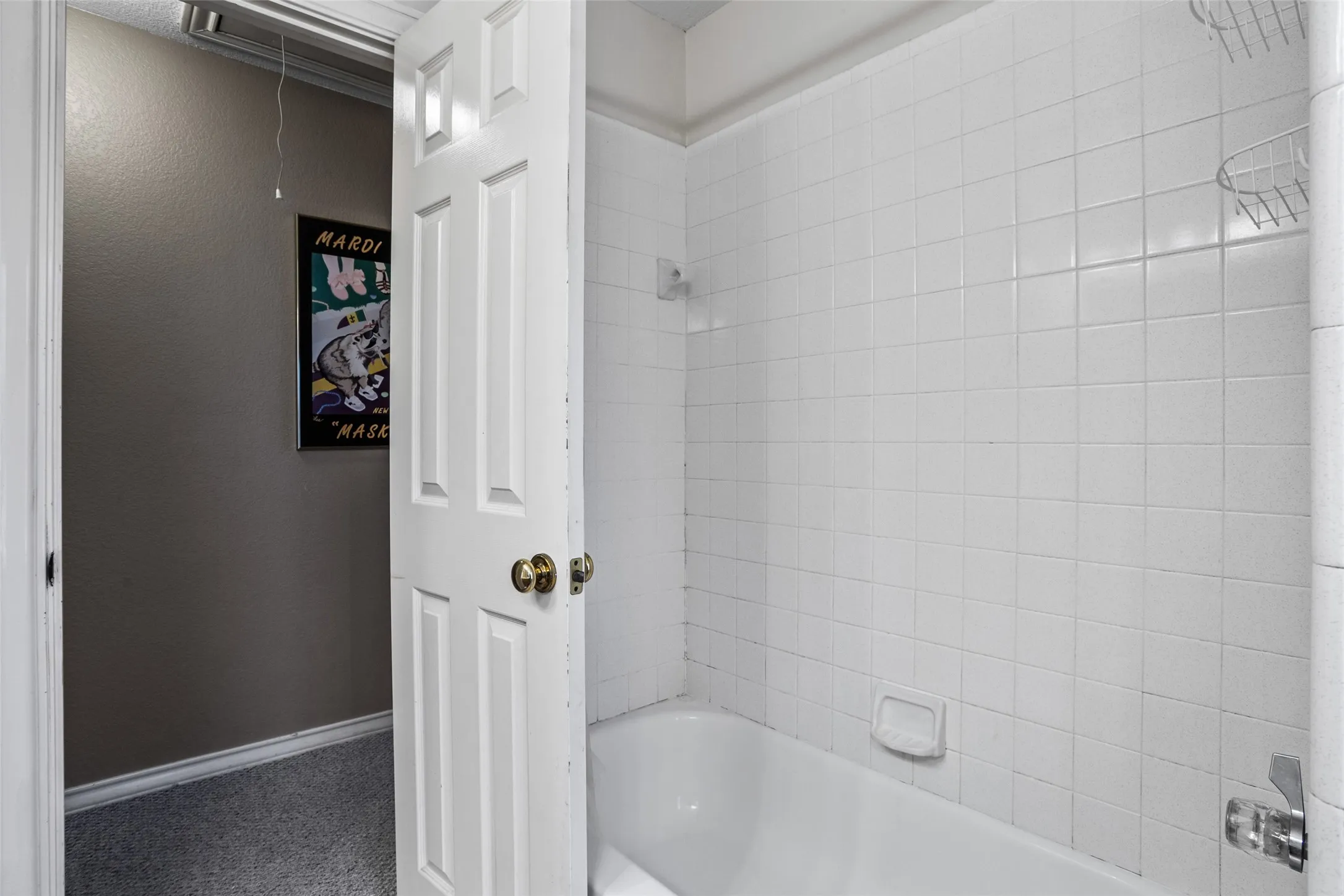 Single Family Residence For Sale in Tarrant County , 1317 Concho Drive, Benbrook, Texas 76126, 4 Bedroom, 4 Bathroom, 2 Garage spaces, 3,038 Sqft, built in 1989, mls#21343976, Real Estate Agent in Benbrook, Homes For Sale in Tarrant county, Homes For Sale in Benbrook, Realtor in Benbrook Texas, Real Estate Brokerage Independent Realty Texas, Luminita Cordes Realtor