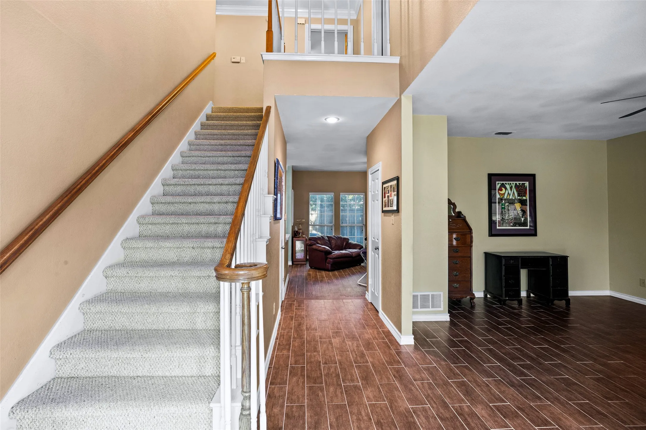 Single Family Residence For Sale in Tarrant County , 1317 Concho Drive, Benbrook, Texas 76126, 4 Bedroom, 4 Bathroom, 2 Garage spaces, 3,038 Sqft, built in 1989, mls#21343976, Real Estate Agent in Benbrook, Homes For Sale in Tarrant county, Homes For Sale in Benbrook, Realtor in Benbrook Texas, Real Estate Brokerage Independent Realty Texas, Luminita Cordes Realtor