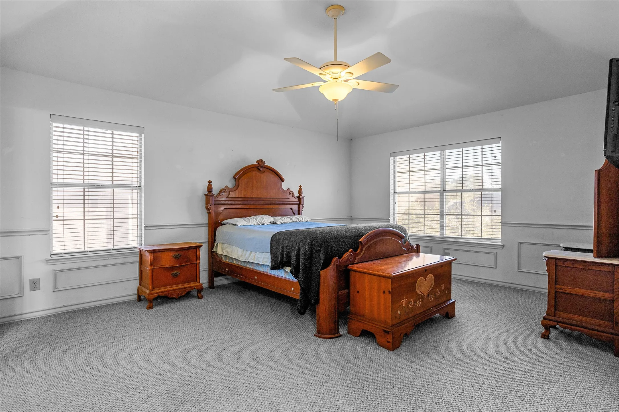 Single Family Residence For Sale in Tarrant County , 1317 Concho Drive, Benbrook, Texas 76126, 4 Bedroom, 4 Bathroom, 2 Garage spaces, 3,038 Sqft, built in 1989, mls#21343976, Real Estate Agent in Benbrook, Homes For Sale in Tarrant county, Homes For Sale in Benbrook, Realtor in Benbrook Texas, Real Estate Brokerage Independent Realty Texas, Luminita Cordes Realtor
