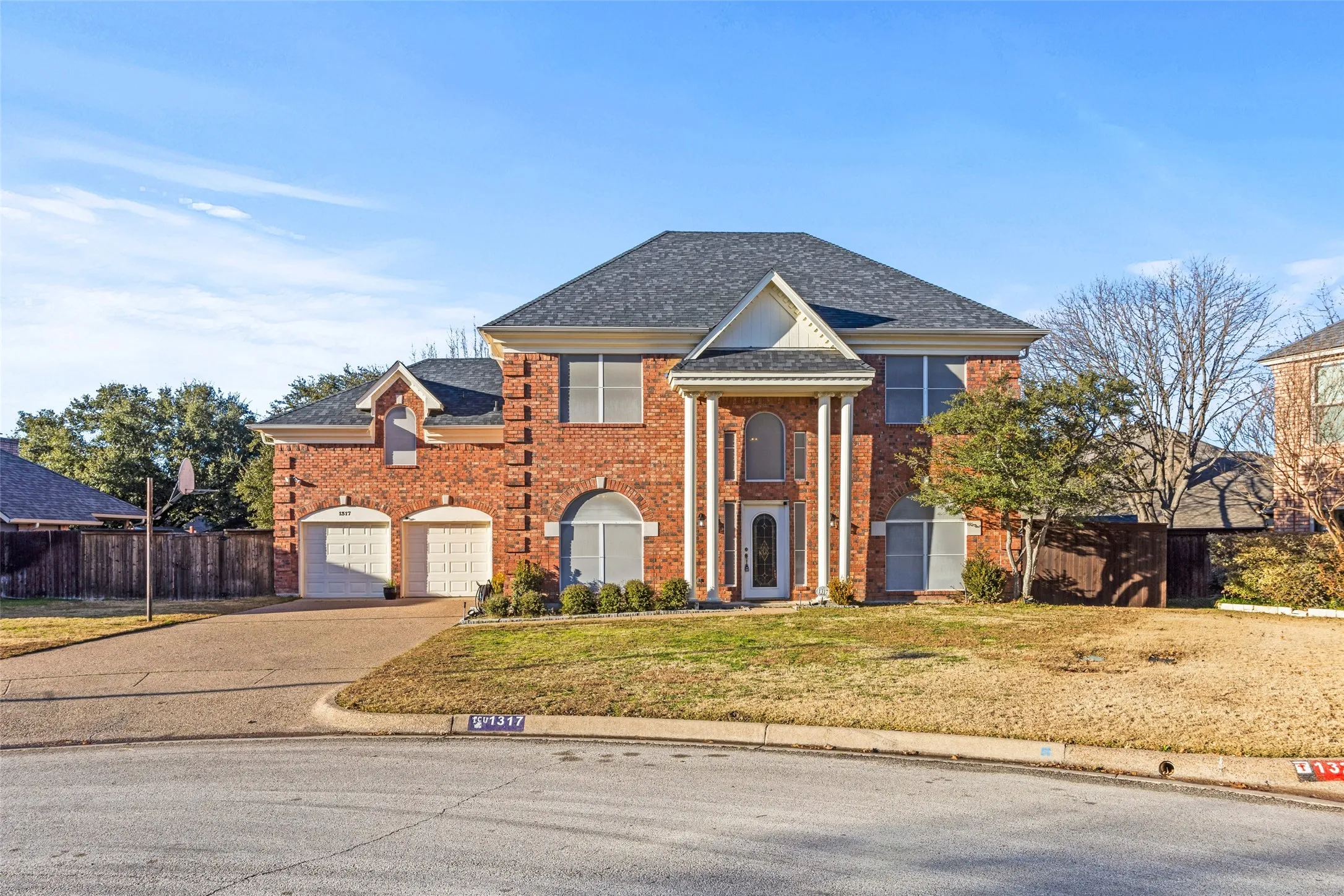 Single Family Residence For Sale in Tarrant County , 1317 Concho Drive, Benbrook, Texas 76126, 4 Bedroom, 4 Bathroom, 2 Garage spaces, 3,038 Sqft, built in 1989, mls#21343976, Real Estate Agent in Benbrook, Homes For Sale in Tarrant county, Homes For Sale in Benbrook, Realtor in Benbrook Texas, Real Estate Brokerage Independent Realty Texas, Luminita Cordes Realtor