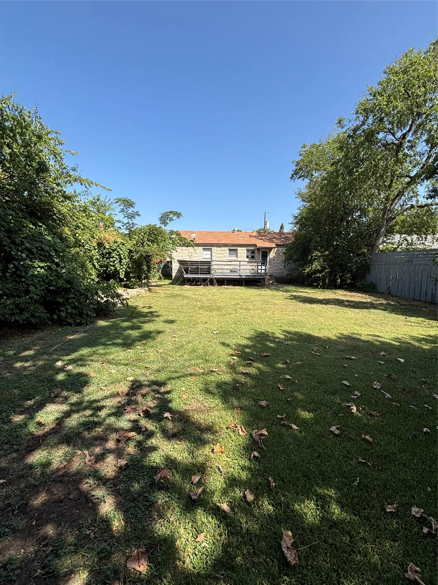Single Family Residence For Sale in Dallas County , 4252 S Cresthaven Road, Dallas, Texas 75209, 3 Bedroom, 1 Bathroom, Garage spaces, 981 Sqft, built in 1943, mls#21335937, Real Estate Agent in Dallas, Homes For Sale in Dallas county, Homes For Sale in Dallas, Realtor in Dallas Texas, Real Estate Brokerage Independent Realty Texas, Luminita Cordes Realtor