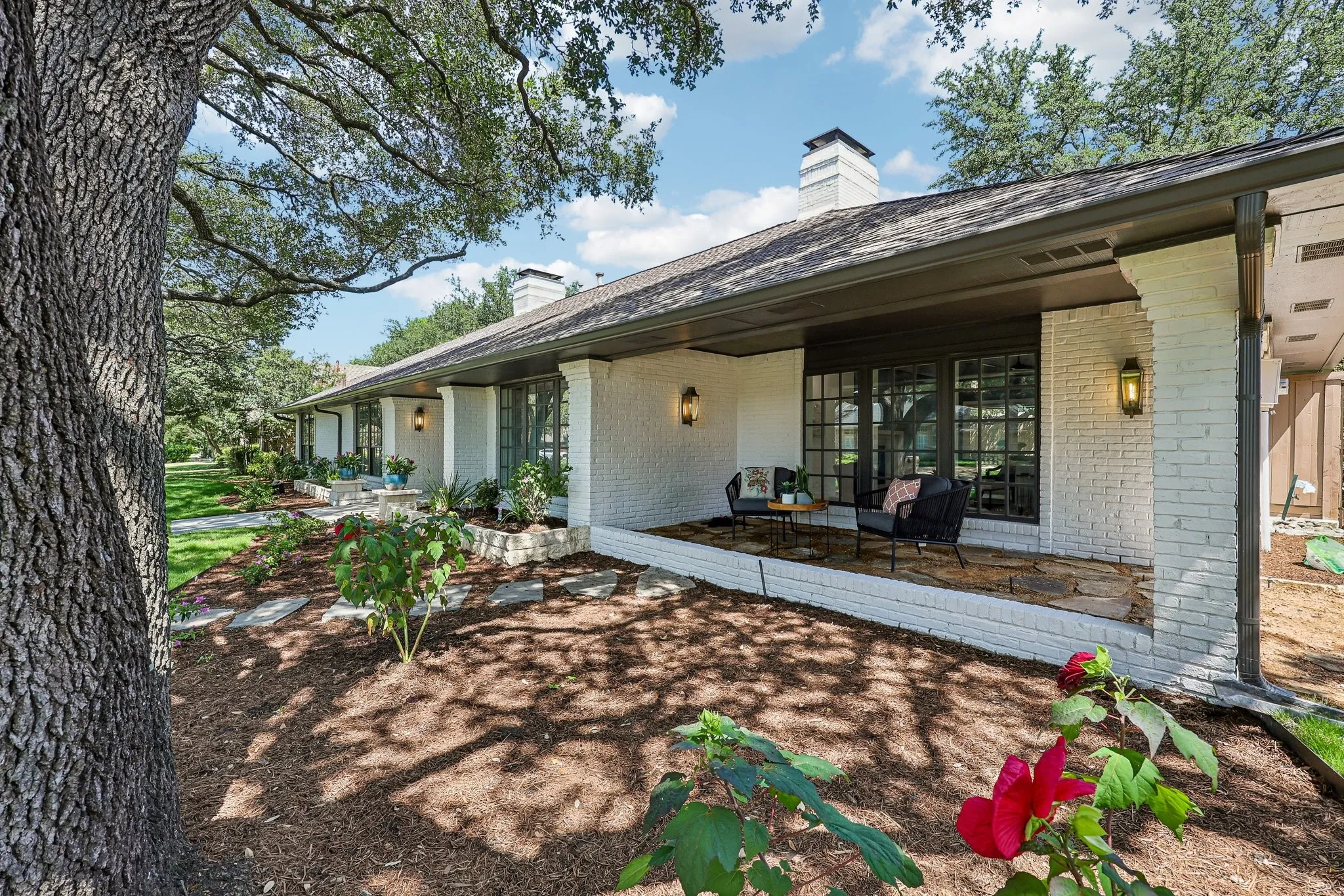 Single Family Residence For Sale in Dallas County , 6707 Rolling Vista Drive, Dallas, Texas 75248, 4 Bedroom, 4 Bathroom, 2 Garage spaces, 3,426 Sqft, built in 1978, mls#21343987, Real Estate Agent in Dallas, Homes For Sale in Dallas county, Homes For Sale in Dallas, Realtor in Dallas Texas, Real Estate Brokerage Independent Realty Texas, Luminita Cordes Realtor