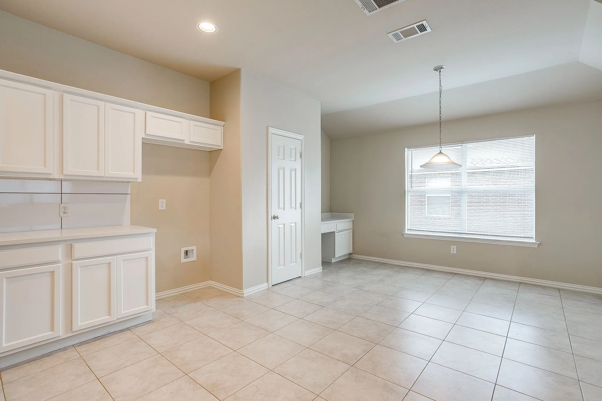 Single Family Residence For Sale in Collin County , 3612 Applewood Road, Melissa, Texas 75454, 4 Bedrooms, 2 Bathrooms, 2 Garage spaces, 2,003 Sqft, built in 2008, Price $362,500, mls#21343989, Real Estate Agent in Melissa, Homes For Sale in Collin county, Homes For Sale in Melissa, Realtor in Melissa Texas, Real Estate Brokerage Independent Realty Texas, Luminita Cordes Realtor