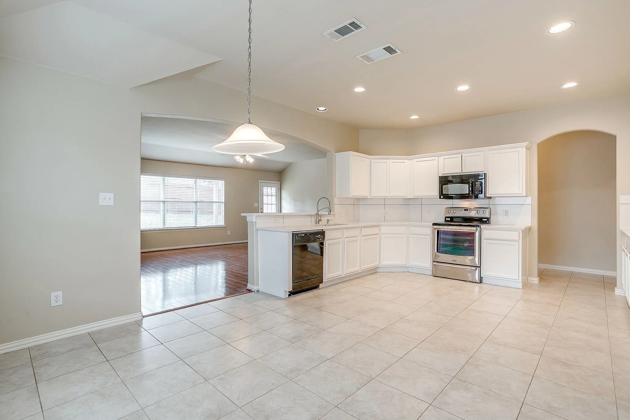 Single Family Residence For Sale in Collin County , 3612 Applewood Road, Melissa, Texas 75454, 4 Bedrooms, 2 Bathrooms, 2 Garage spaces, 2,003 Sqft, built in 2008, Price $362,500, mls#21343989, Real Estate Agent in Melissa, Homes For Sale in Collin county, Homes For Sale in Melissa, Realtor in Melissa Texas, Real Estate Brokerage Independent Realty Texas, Luminita Cordes Realtor