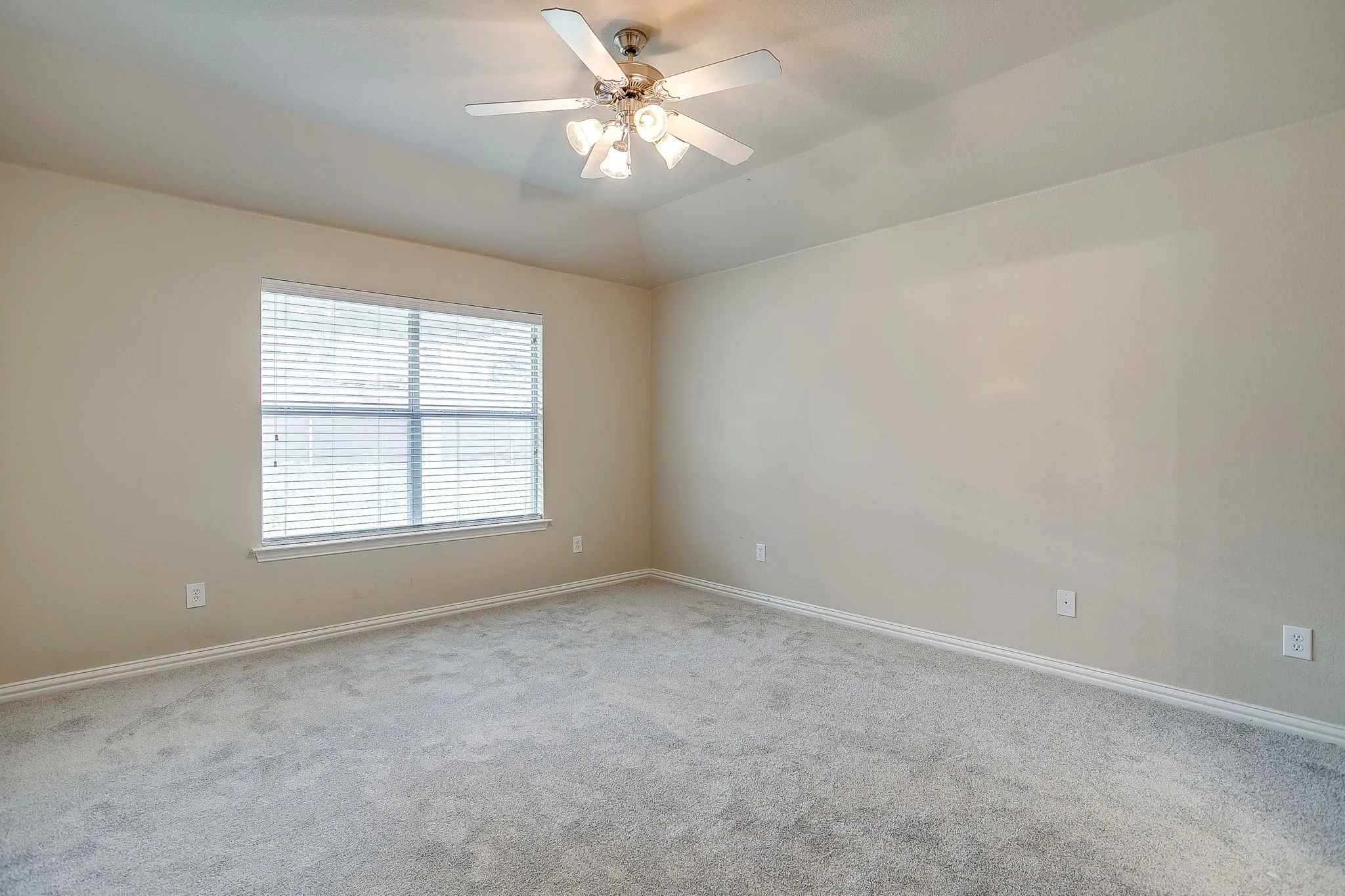 Single Family Residence For Sale in Collin County , 3612 Applewood Road, Melissa, Texas 75454, 4 Bedrooms, 2 Bathrooms, 2 Garage spaces, 2,003 Sqft, built in 2008, Price $362,500, mls#21343989, Real Estate Agent in Melissa, Homes For Sale in Collin county, Homes For Sale in Melissa, Realtor in Melissa Texas, Real Estate Brokerage Independent Realty Texas, Luminita Cordes Realtor