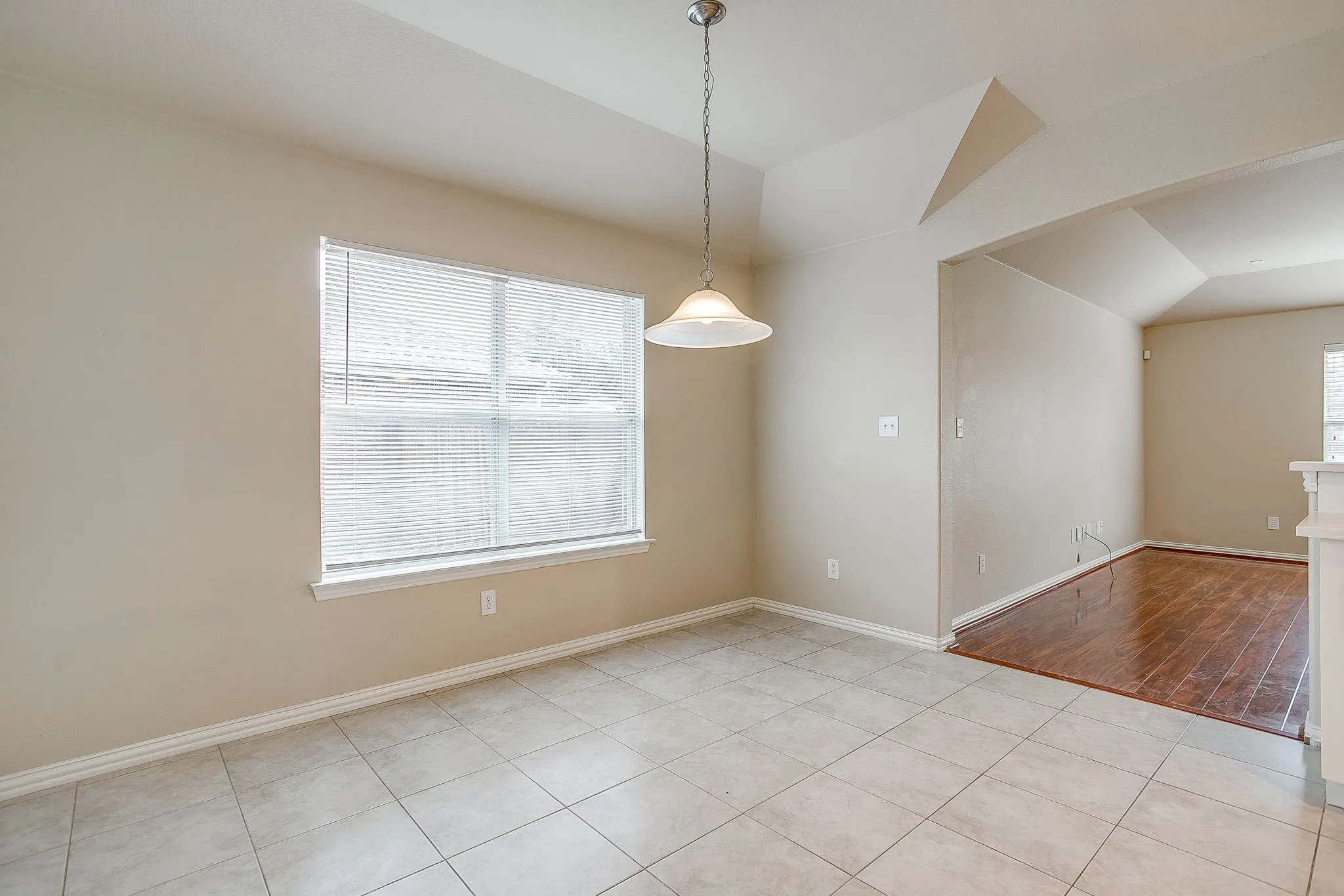 Single Family Residence For Sale in Collin County , 3612 Applewood Road, Melissa, Texas 75454, 4 Bedrooms, 2 Bathrooms, 2 Garage spaces, 2,003 Sqft, built in 2008, Price $362,500, mls#21343989, Real Estate Agent in Melissa, Homes For Sale in Collin county, Homes For Sale in Melissa, Realtor in Melissa Texas, Real Estate Brokerage Independent Realty Texas, Luminita Cordes Realtor