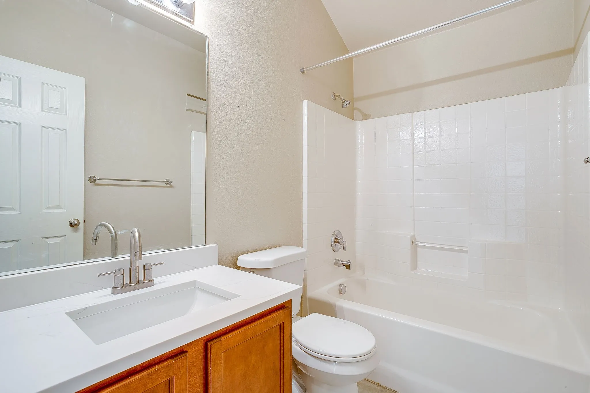 Single Family Residence For Sale in Collin County , 3612 Applewood Road, Melissa, Texas 75454, 4 Bedrooms, 2 Bathrooms, 2 Garage spaces, 2,003 Sqft, built in 2008, Price $362,500, mls#21343989, Real Estate Agent in Melissa, Homes For Sale in Collin county, Homes For Sale in Melissa, Realtor in Melissa Texas, Real Estate Brokerage Independent Realty Texas, Luminita Cordes Realtor