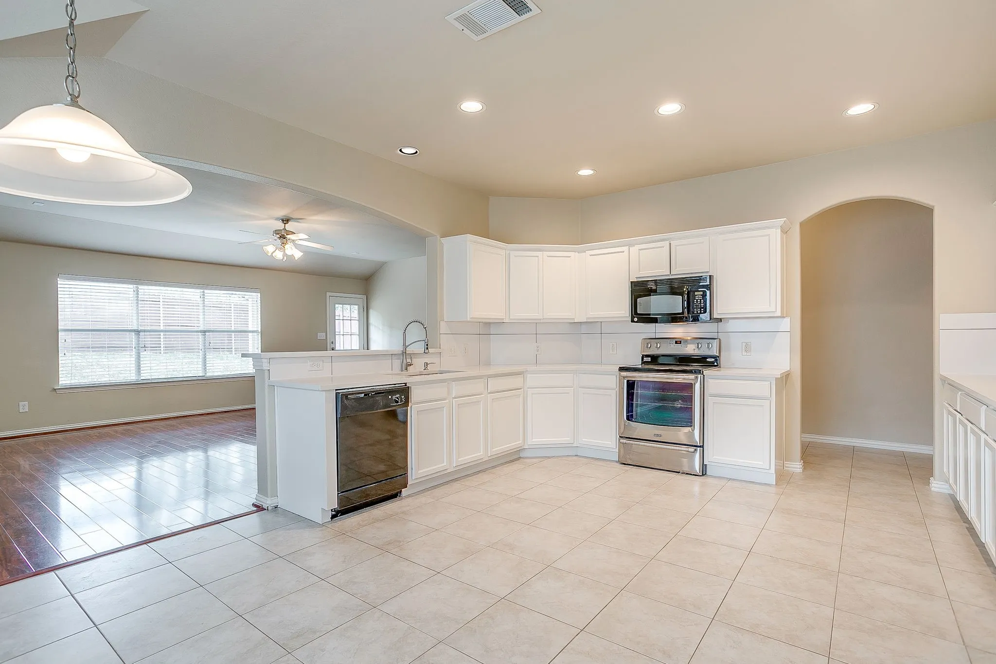 Single Family Residence For Sale in Collin County , 3612 Applewood Road, Melissa, Texas 75454, 4 Bedrooms, 2 Bathrooms, 2 Garage spaces, 2,003 Sqft, built in 2008, Price $362,500, mls#21343989, Real Estate Agent in Melissa, Homes For Sale in Collin county, Homes For Sale in Melissa, Realtor in Melissa Texas, Real Estate Brokerage Independent Realty Texas, Luminita Cordes Realtor