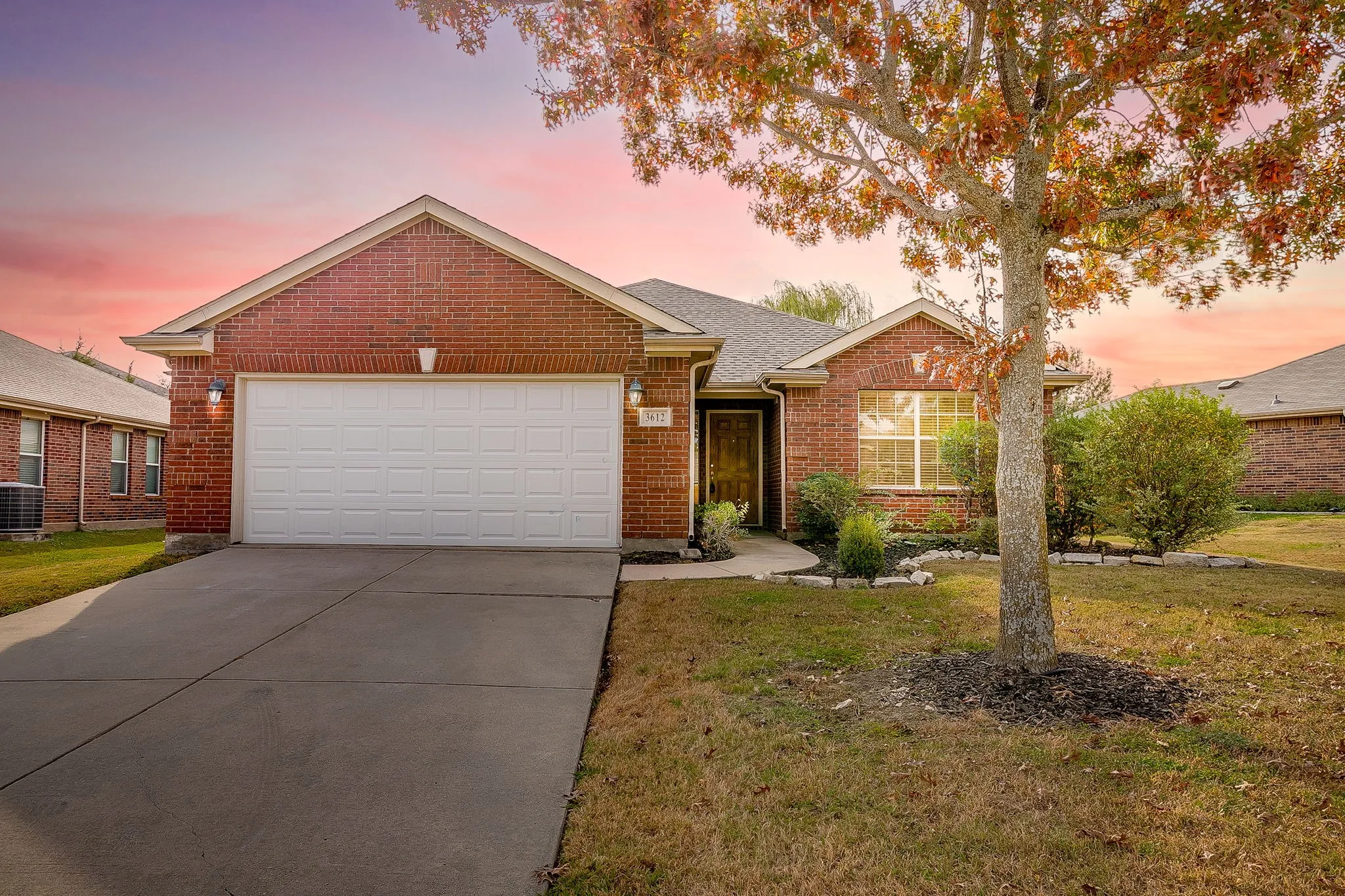 Single Family Residence For Sale in Collin County , 3612 Applewood Road, Melissa, Texas 75454, 4 Bedrooms, 2 Bathrooms, 2 Garage spaces, 2,003 Sqft, built in 2008, Price $362,500, mls#21343989, Real Estate Agent in Melissa, Homes For Sale in Collin county, Homes For Sale in Melissa, Realtor in Melissa Texas, Real Estate Brokerage Independent Realty Texas, Luminita Cordes Realtor
