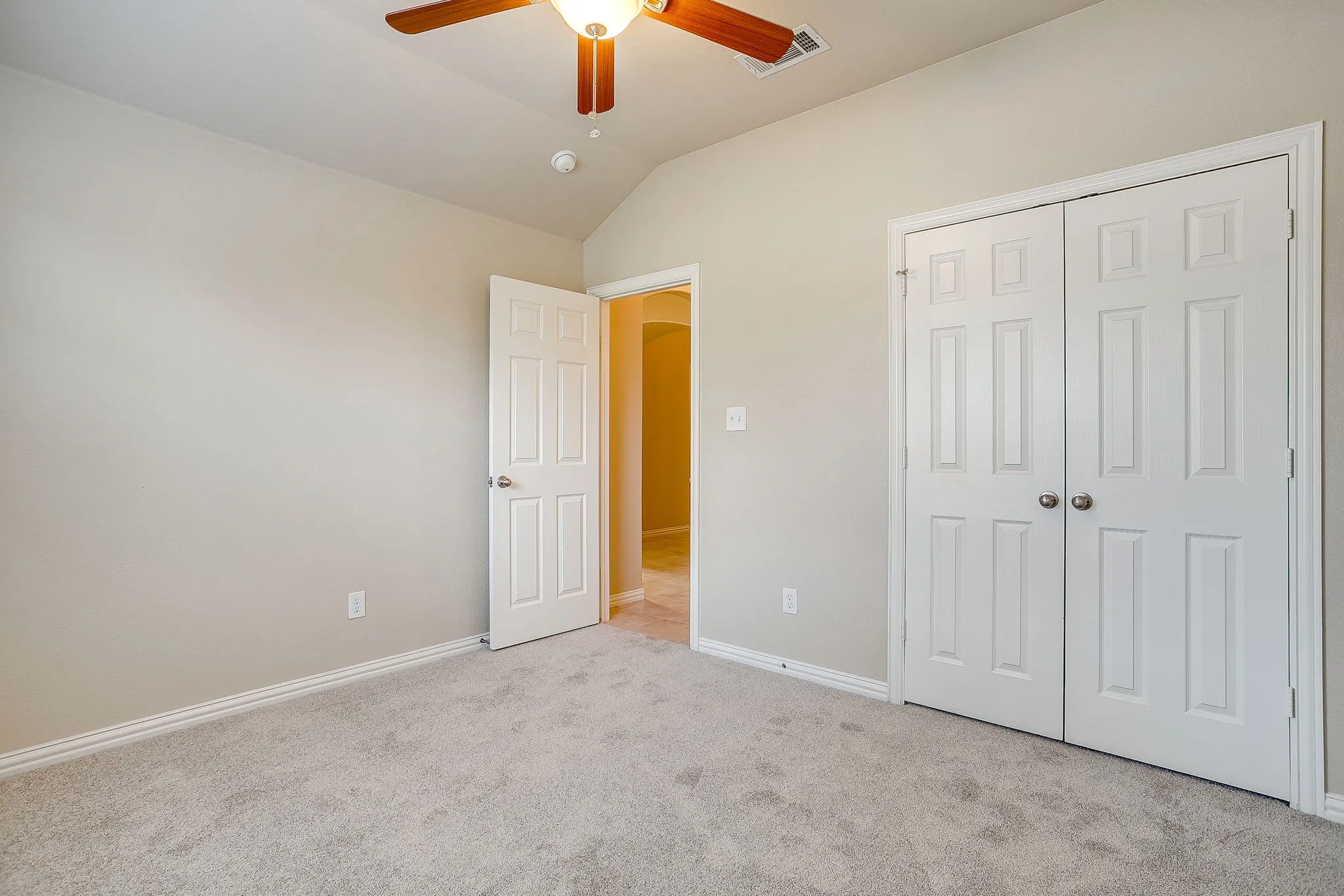 Single Family Residence For Sale in Collin County , 3612 Applewood Road, Melissa, Texas 75454, 4 Bedrooms, 2 Bathrooms, 2 Garage spaces, 2,003 Sqft, built in 2008, Price $362,500, mls#21343989, Real Estate Agent in Melissa, Homes For Sale in Collin county, Homes For Sale in Melissa, Realtor in Melissa Texas, Real Estate Brokerage Independent Realty Texas, Luminita Cordes Realtor