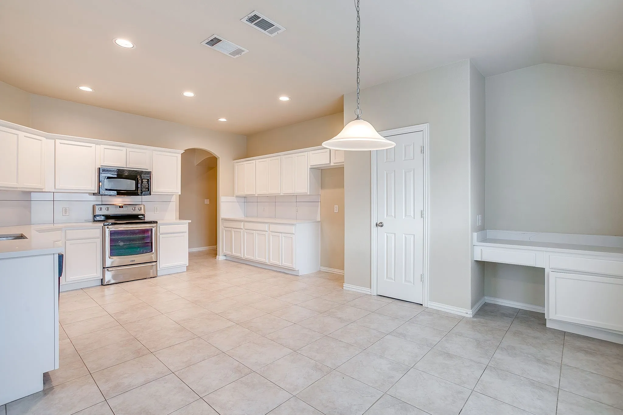 Single Family Residence For Sale in Collin County , 3612 Applewood Road, Melissa, Texas 75454, 4 Bedrooms, 2 Bathrooms, 2 Garage spaces, 2,003 Sqft, built in 2008, Price $362,500, mls#21343989, Real Estate Agent in Melissa, Homes For Sale in Collin county, Homes For Sale in Melissa, Realtor in Melissa Texas, Real Estate Brokerage Independent Realty Texas, Luminita Cordes Realtor