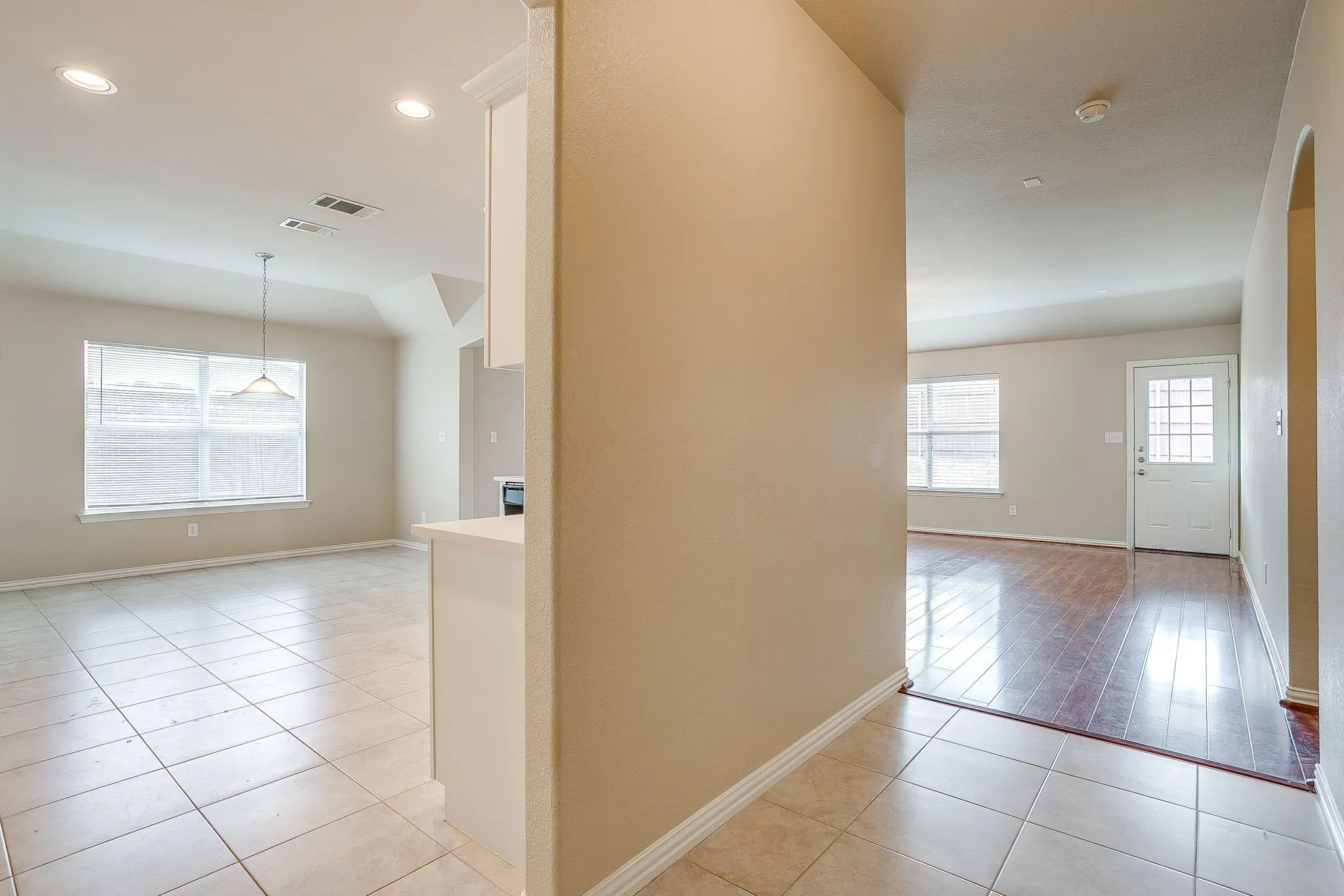 Single Family Residence For Sale in Collin County , 3612 Applewood Road, Melissa, Texas 75454, 4 Bedrooms, 2 Bathrooms, 2 Garage spaces, 2,003 Sqft, built in 2008, Price $362,500, mls#21343989, Real Estate Agent in Melissa, Homes For Sale in Collin county, Homes For Sale in Melissa, Realtor in Melissa Texas, Real Estate Brokerage Independent Realty Texas, Luminita Cordes Realtor