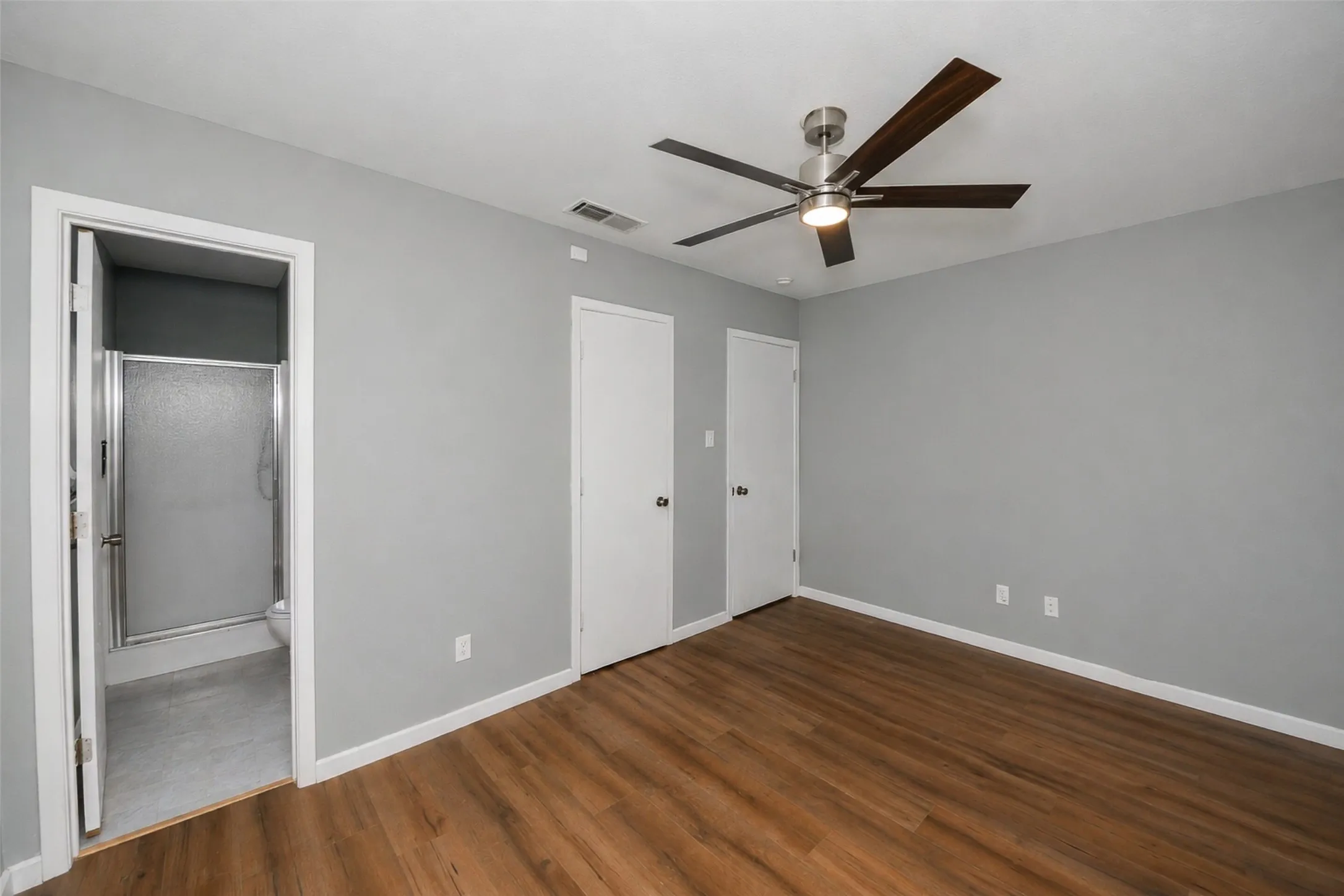 Single Family Residence For Sale in Parker County , 2102 Hill Top Circle, Weatherford, Texas 76085, 3 Bedroom, 2 Bathroom, 2 Garage spaces, 1,209 Sqft, built in 1979, mls#21343955, Real Estate Agent in Weatherford, Homes For Sale in Parker county, Homes For Sale in Weatherford, Realtor in Weatherford Texas, Real Estate Brokerage Independent Realty Texas, Luminita Cordes Realtor