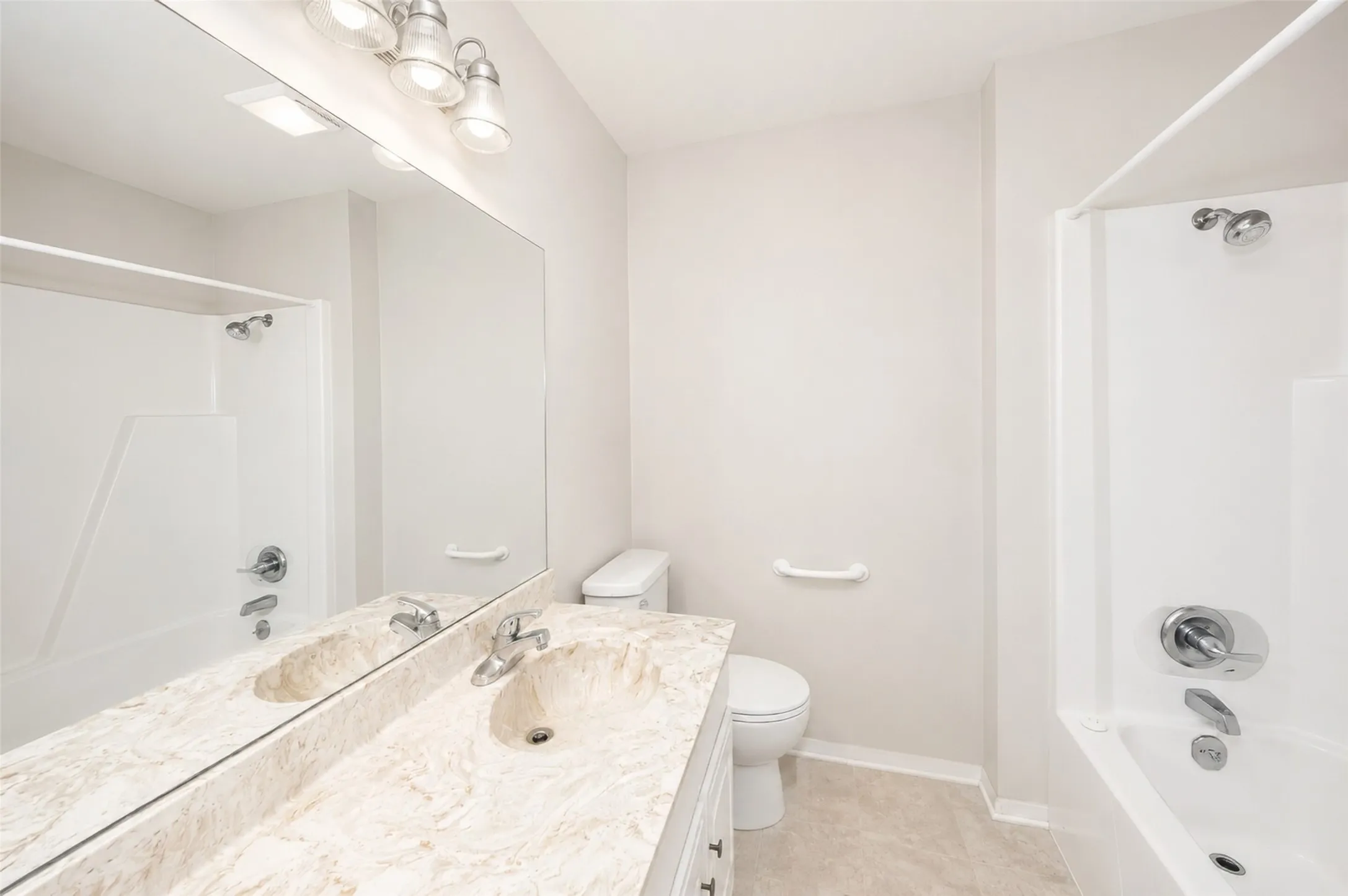Single Family Residence For Sale in Parker County , 2102 Hill Top Circle, Weatherford, Texas 76085, 3 Bedroom, 2 Bathroom, 2 Garage spaces, 1,209 Sqft, built in 1979, mls#21343955, Real Estate Agent in Weatherford, Homes For Sale in Parker county, Homes For Sale in Weatherford, Realtor in Weatherford Texas, Real Estate Brokerage Independent Realty Texas, Luminita Cordes Realtor