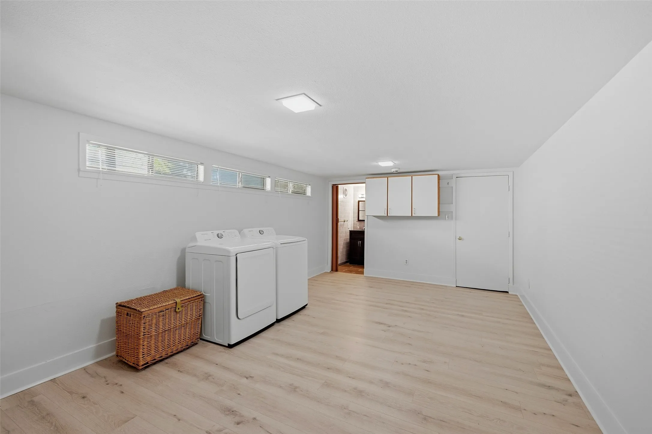 Single Family Residence For Sale in Grayson County , 513 W Easy Street, Sherman, Texas 75092, 3 Bedroom, 3 Bathroom, Garage spaces, 2,123 Sqft, built in 1956, mls#21302419, Real Estate Agent in Sherman, Homes For Sale in Grayson county, Homes For Sale in Sherman, Realtor in Sherman Texas, Real Estate Brokerage Independent Realty Texas, Luminita Cordes Realtor
