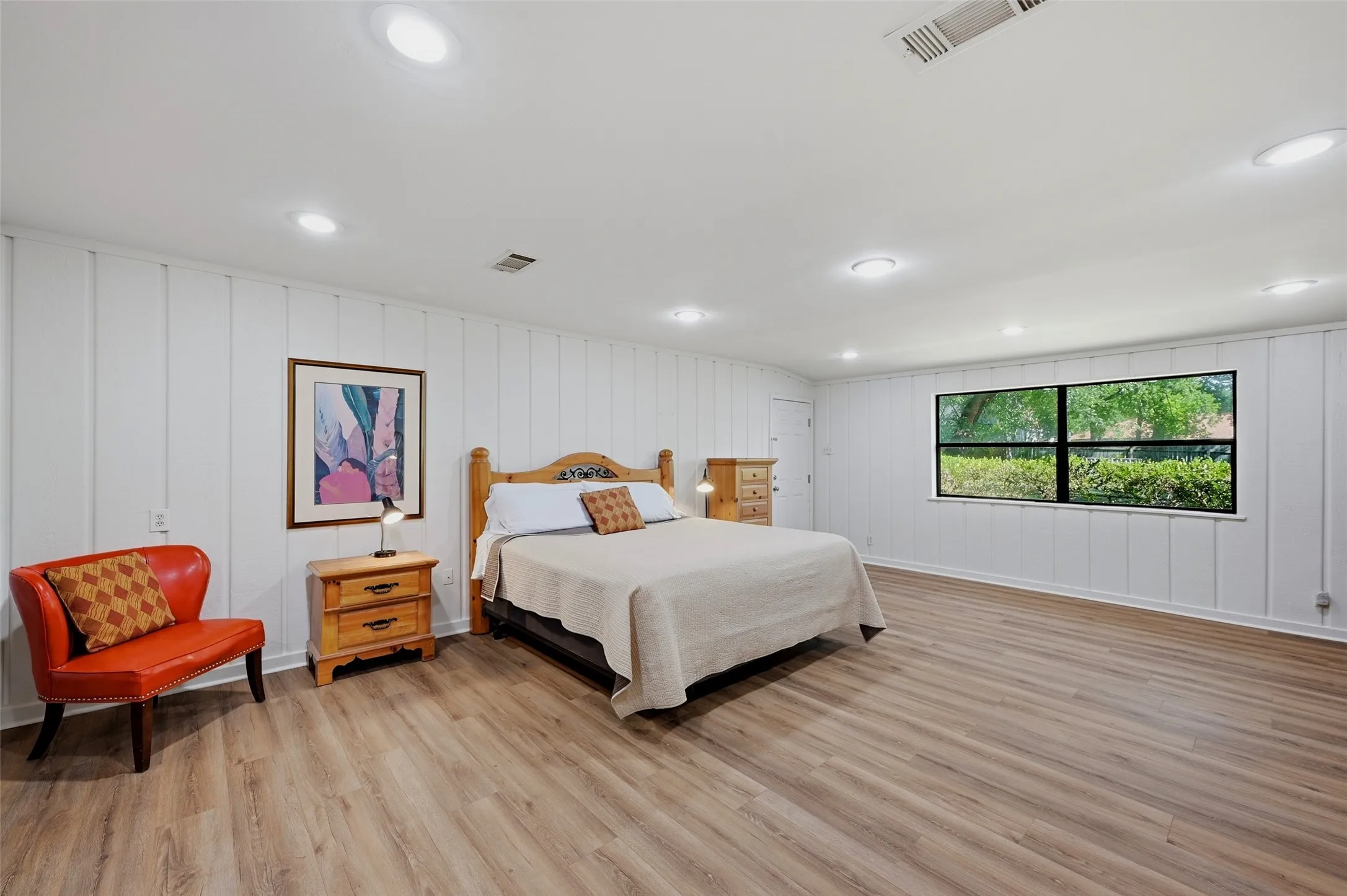 Single Family Residence For Sale in Grayson County , 513 W Easy Street, Sherman, Texas 75092, 3 Bedroom, 3 Bathroom, Garage spaces, 2,123 Sqft, built in 1956, mls#21302419, Real Estate Agent in Sherman, Homes For Sale in Grayson county, Homes For Sale in Sherman, Realtor in Sherman Texas, Real Estate Brokerage Independent Realty Texas, Luminita Cordes Realtor