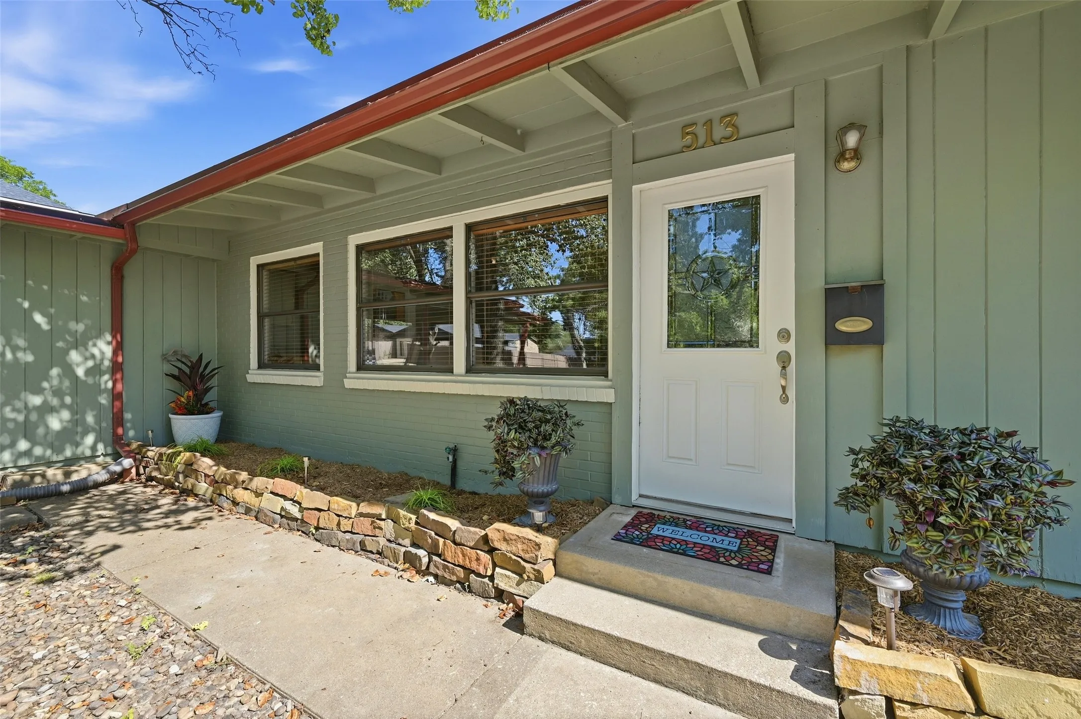 Single Family Residence For Sale in Grayson County , 513 W Easy Street, Sherman, Texas 75092, 3 Bedroom, 3 Bathroom, Garage spaces, 2,123 Sqft, built in 1956, mls#21302419, Real Estate Agent in Sherman, Homes For Sale in Grayson county, Homes For Sale in Sherman, Realtor in Sherman Texas, Real Estate Brokerage Independent Realty Texas, Luminita Cordes Realtor