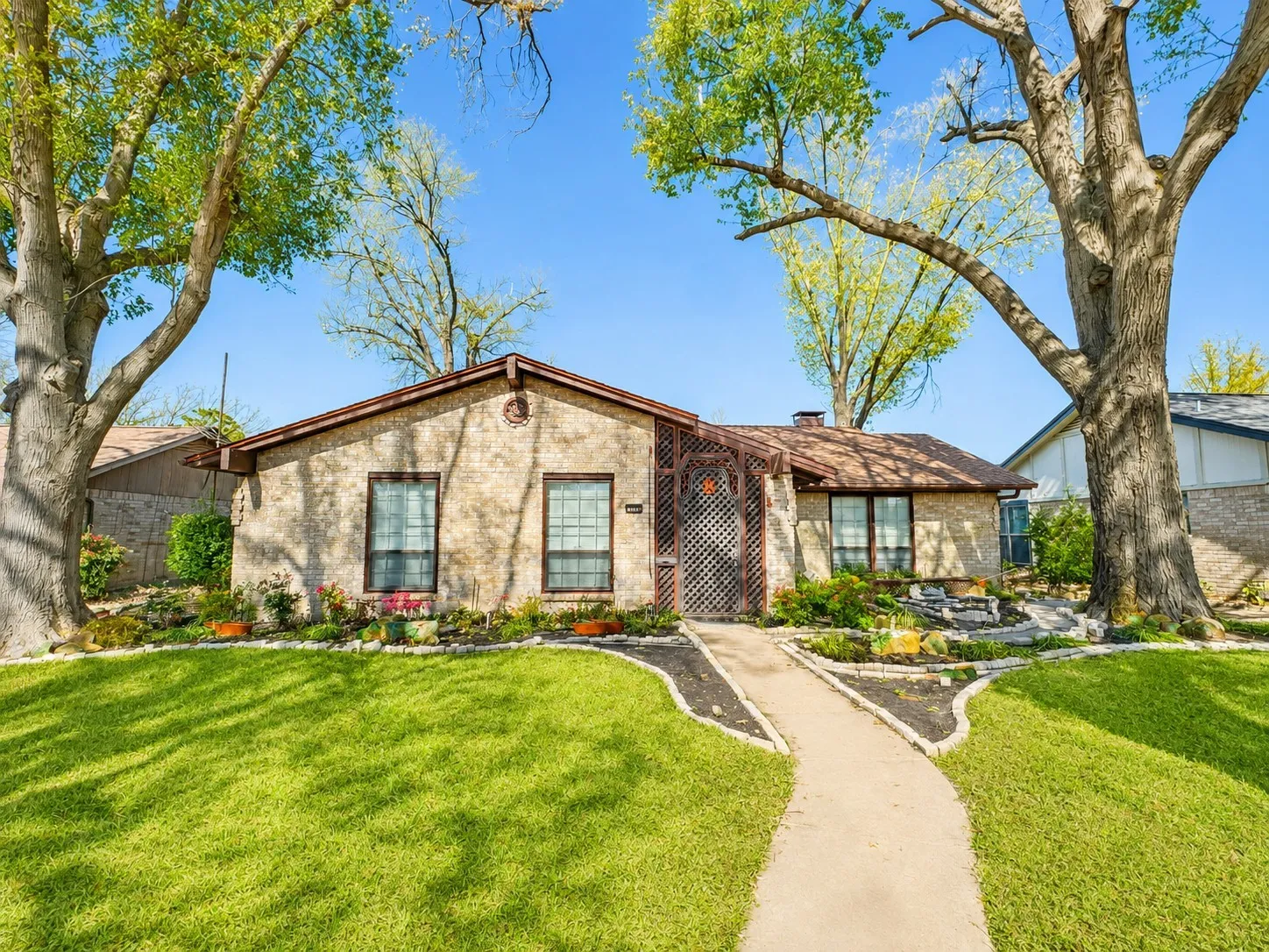 Single Family Residence For Rent in Dallas County , 2309 Richwood, Garland, Texas 75044, 3 Bedroom, 2 Bathroom, 2 Garage spaces, 1,650 Sqft, built in 1972, mls#21343999, Real Estate Agent in Garland, Homes For Rent in Dallas county, Homes For Rent in Garland, Realtor in Garland Texas, Real Estate Brokerage Independent Realty Texas, Luminita Cordes Realtor