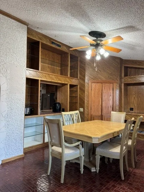 Single Family Residence For Rent in Dallas County , 2309 Richwood, Garland, Texas 75044, 3 Bedroom, 2 Bathroom, 2 Garage spaces, 1,650 Sqft, built in 1972, mls#21343999, Real Estate Agent in Garland, Homes For Rent in Dallas county, Homes For Rent in Garland, Realtor in Garland Texas, Real Estate Brokerage Independent Realty Texas, Luminita Cordes Realtor
