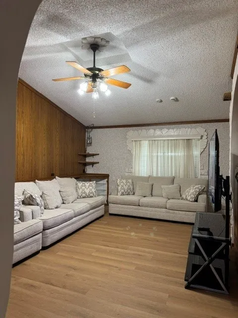 Single Family Residence For Rent in Dallas County , 2309 Richwood, Garland, Texas 75044, 3 Bedroom, 2 Bathroom, 2 Garage spaces, 1,650 Sqft, built in 1972, mls#21343999, Real Estate Agent in Garland, Homes For Rent in Dallas county, Homes For Rent in Garland, Realtor in Garland Texas, Real Estate Brokerage Independent Realty Texas, Luminita Cordes Realtor