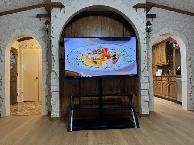 Single Family Residence For Rent in Dallas County , 2309 Richwood, Garland, Texas 75044, 3 Bedroom, 2 Bathroom, 2 Garage spaces, 1,650 Sqft, built in 1972, mls#21343999, Real Estate Agent in Garland, Homes For Rent in Dallas county, Homes For Rent in Garland, Realtor in Garland Texas, Real Estate Brokerage Independent Realty Texas, Luminita Cordes Realtor