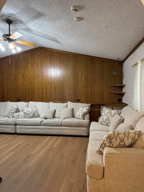 Single Family Residence For Rent in Dallas County , 2309 Richwood, Garland, Texas 75044, 3 Bedroom, 2 Bathroom, 2 Garage spaces, 1,650 Sqft, built in 1972, mls#21343999, Real Estate Agent in Garland, Homes For Rent in Dallas county, Homes For Rent in Garland, Realtor in Garland Texas, Real Estate Brokerage Independent Realty Texas, Luminita Cordes Realtor