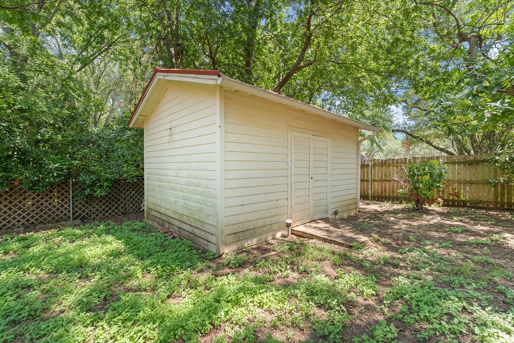 Single Family Residence For Sale in Johnson County , 7 Hill Terrace Place, Cleburne, Texas 76033, 4 Bedroom, 3 Bathroom, 1 Garage spaces, 2,314 Sqft, built in 1956, mls#21342048, Real Estate Agent in Cleburne, Homes For Sale in Johnson county, Homes For Sale in Cleburne, Realtor in Cleburne Texas, Real Estate Brokerage Independent Realty Texas, Luminita Cordes Realtor