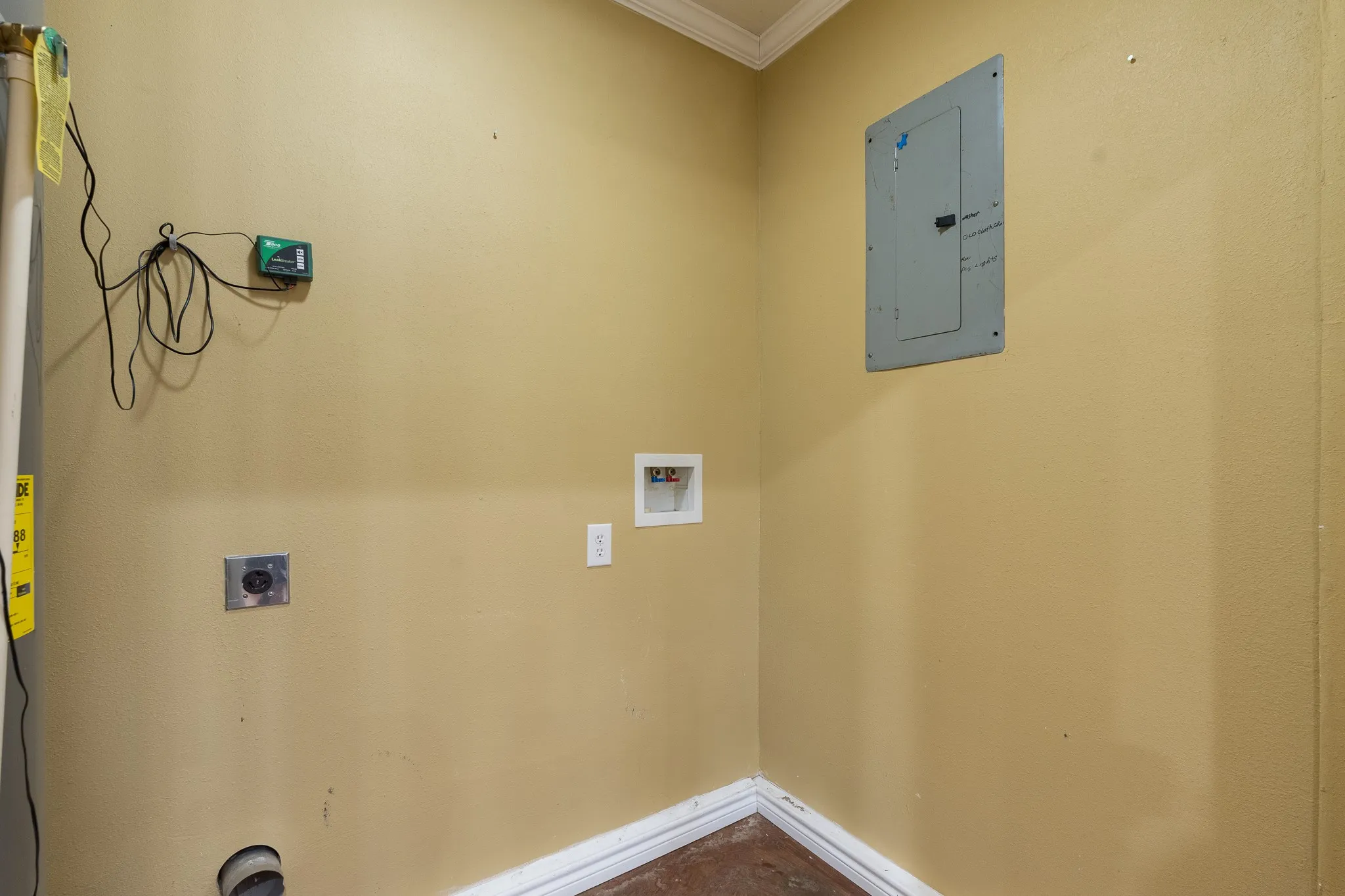 Single Family Residence For Sale in Johnson County , 7 Hill Terrace Place, Cleburne, Texas 76033, 4 Bedroom, 3 Bathroom, 1 Garage spaces, 2,314 Sqft, built in 1956, mls#21342048, Real Estate Agent in Cleburne, Homes For Sale in Johnson county, Homes For Sale in Cleburne, Realtor in Cleburne Texas, Real Estate Brokerage Independent Realty Texas, Luminita Cordes Realtor