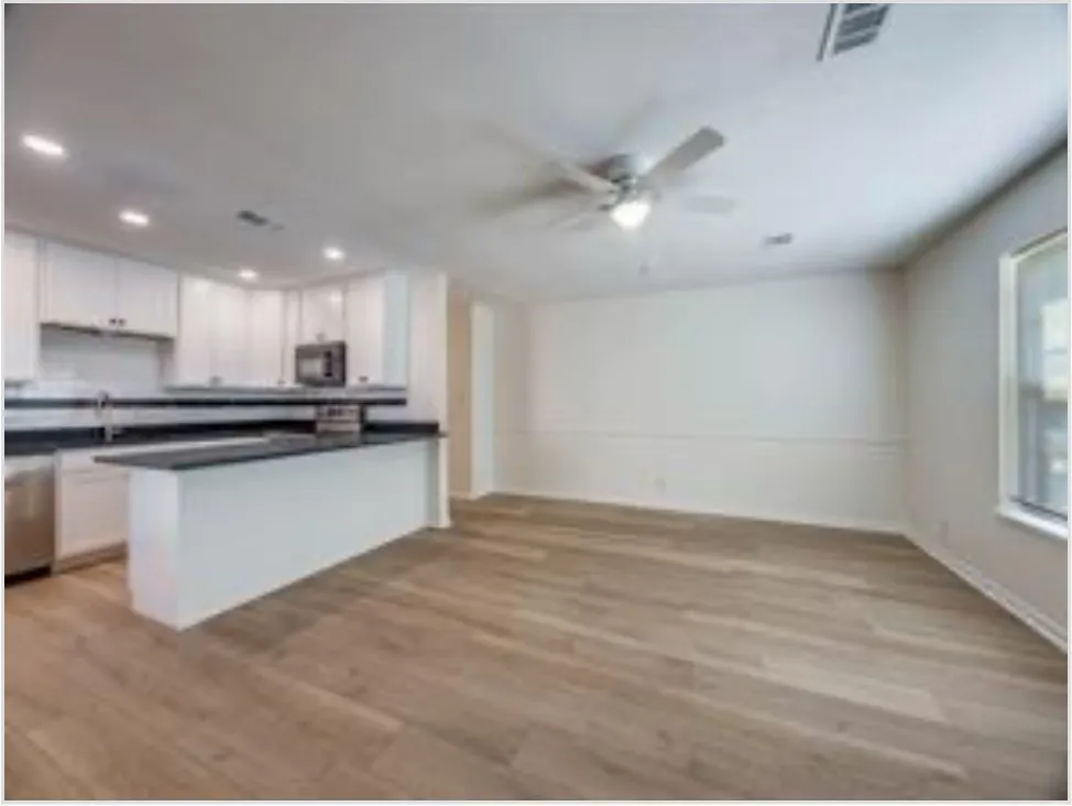 Duplex For Rent in Grayson County , 1721 W Walker Street, Denison, Texas 75020, 2 Bedrooms, 1 Bathroom, 2 Garage spaces, 1,322 Sqft, built in 1972, Price $1,250, mls#21343998, Real Estate Agent in Denison, Homes For Rent in Grayson county, Homes For Rent in Denison, Realtor in Denison Texas, Real Estate Brokerage Independent Realty Texas, Luminita Cordes Realtor