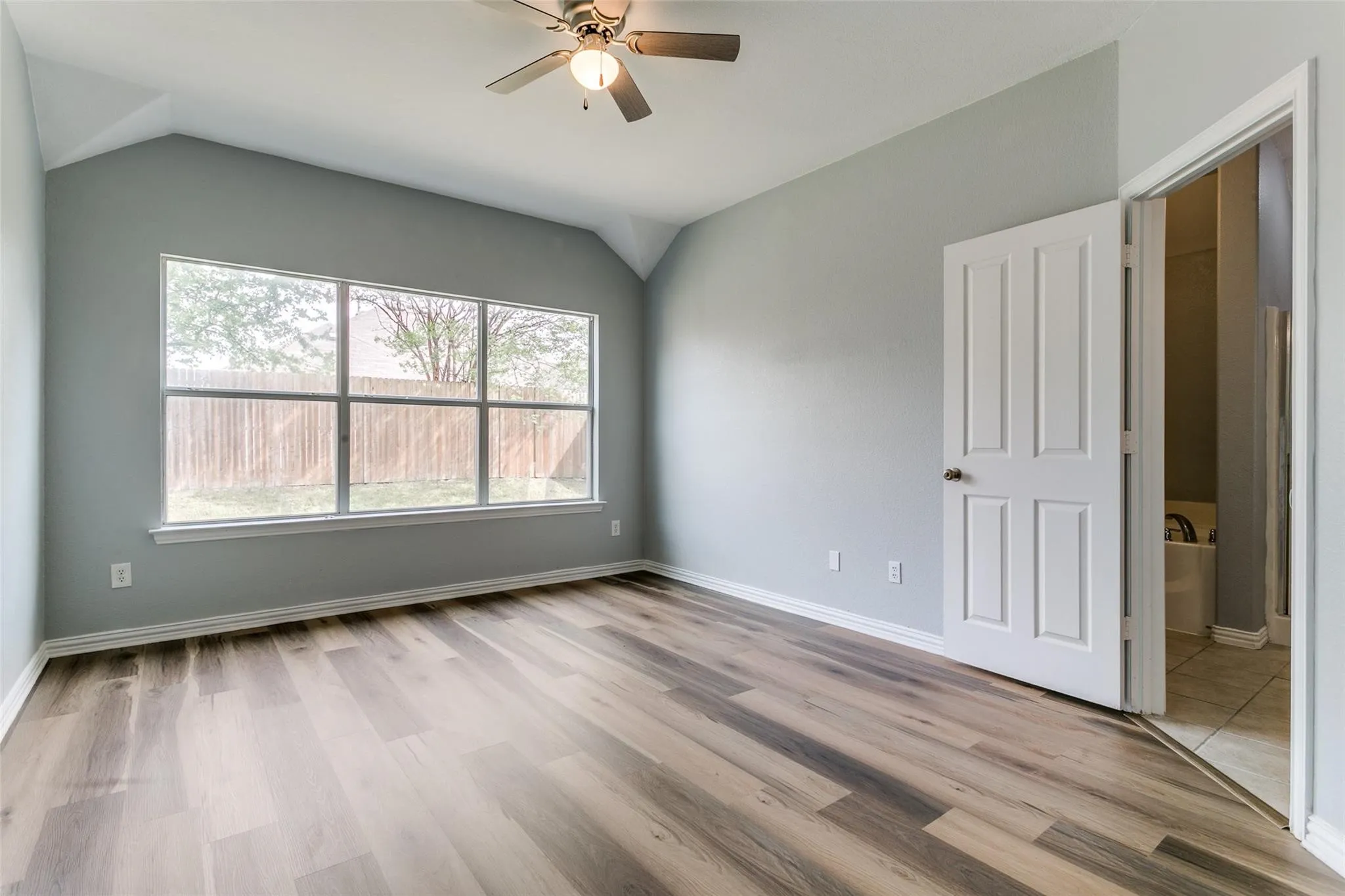 Single Family Residence For Rent in Denton County , 815 Creekside Drive, Little Elm, Texas 75068, 3 Bedroom, 2 Bathroom, 2 Garage spaces, 1,816 Sqft, built in 2007, Price $2,850, mls#21344025, Real Estate Agent in Little Elm, Homes For Rent in Denton county, Homes For Rent in Little Elm, Realtor in Little Elm Texas, Real Estate Brokerage Independent Realty Texas, Luminita Cordes Realtor