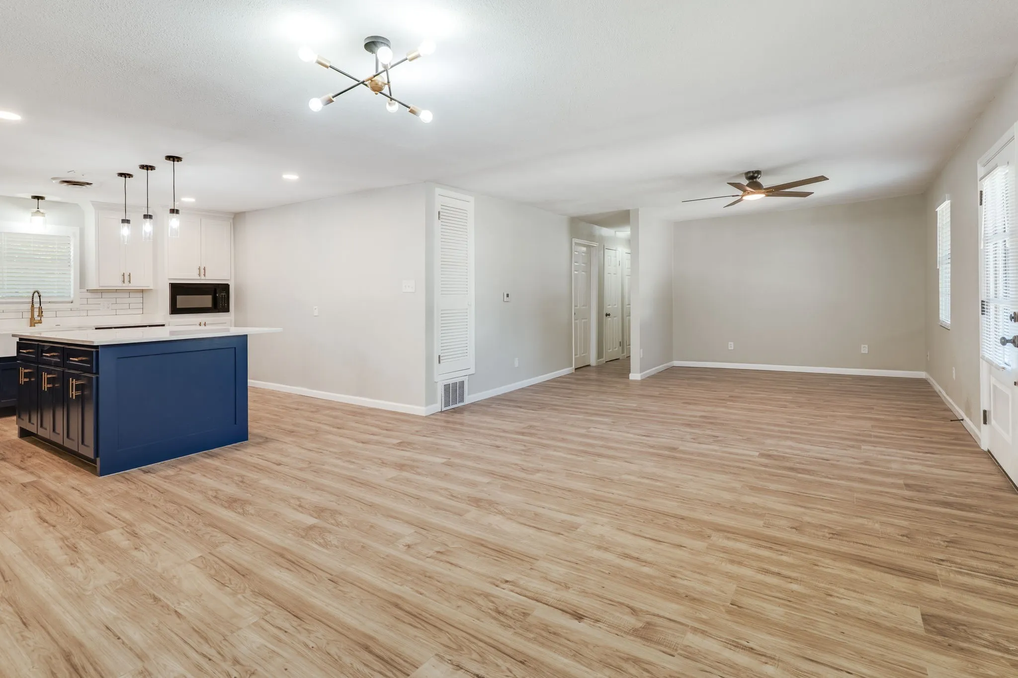 Single Family Residence For Sale in Mc Lennan County , 3000 Old Robinson Road, Waco, Texas 76706, 4 Bedroom, 2 Bathroom, 1 Garage spaces, 2,088 Sqft, built in 1959, mls#21343772, Real Estate Agent in Waco, Homes For Sale in Mc Lennan county, Homes For Sale in Waco, Realtor in Waco Texas, Real Estate Brokerage Independent Realty Texas, Luminita Cordes Realtor